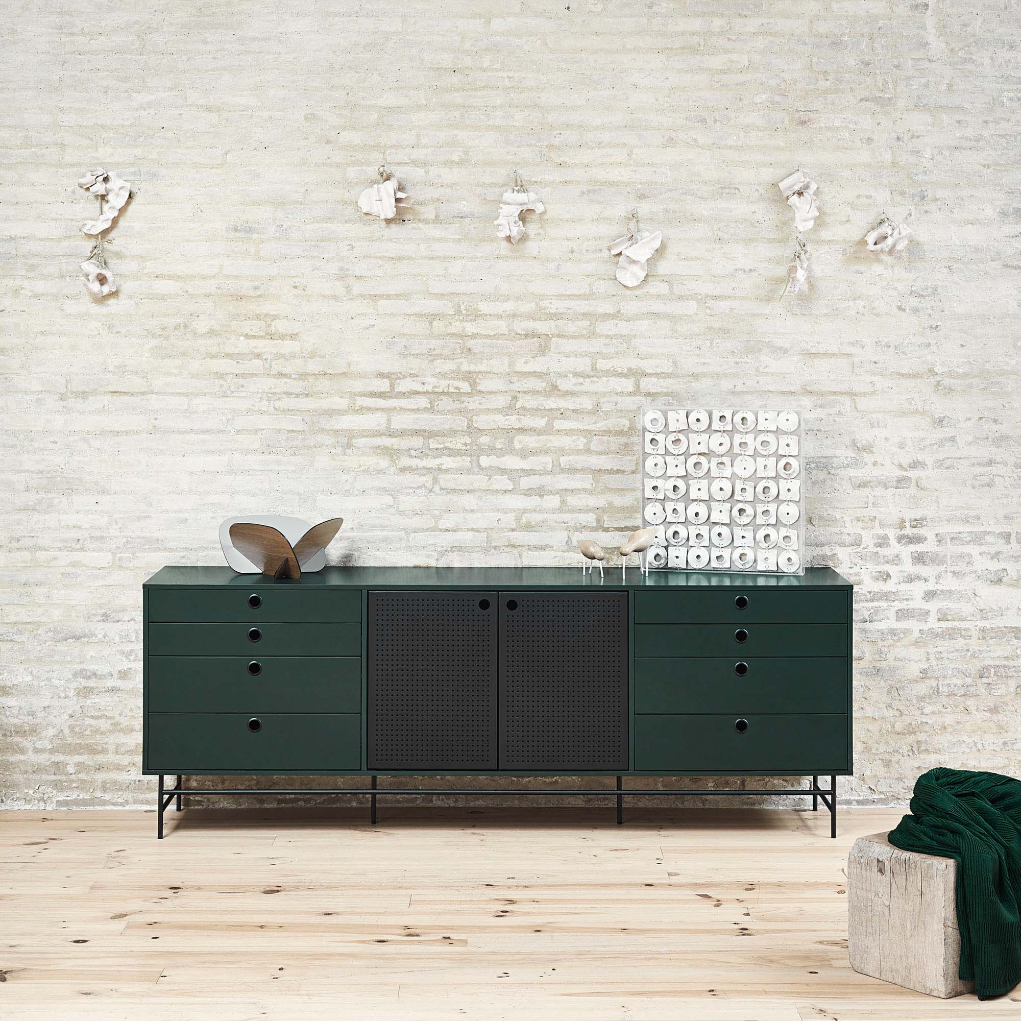 PUNTO Sideboard in Dark Green & Black by Teulat