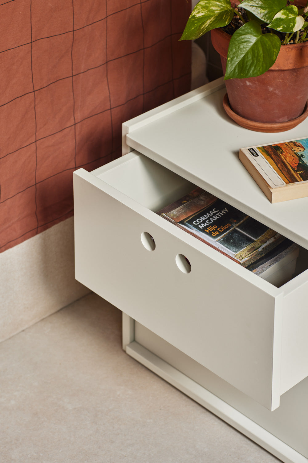 Bedside Table Wally – Cream | 40×40×42 cm