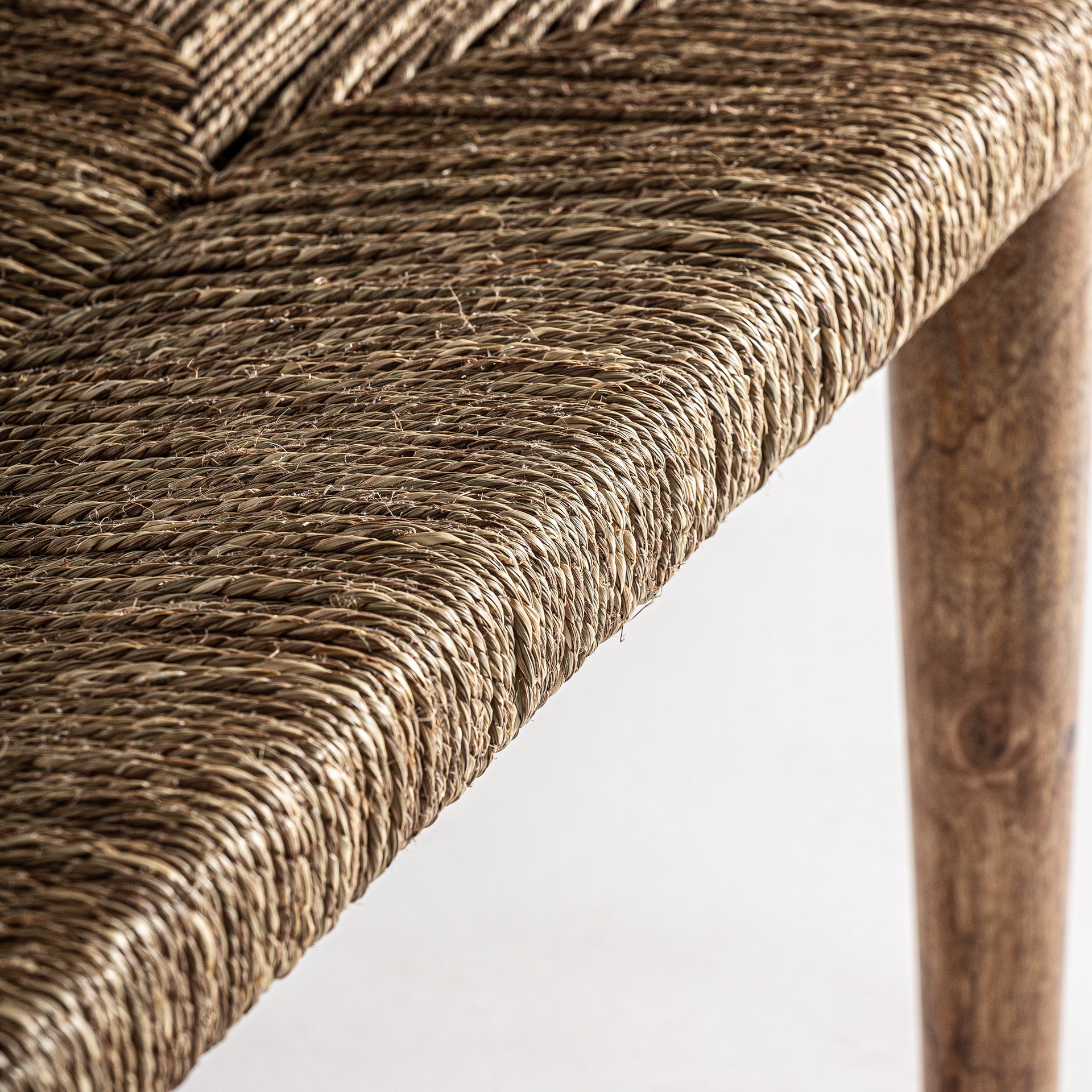 TASSAROLO Vintage Mango Wood Bench - Rectangular Design with Natural Fiber