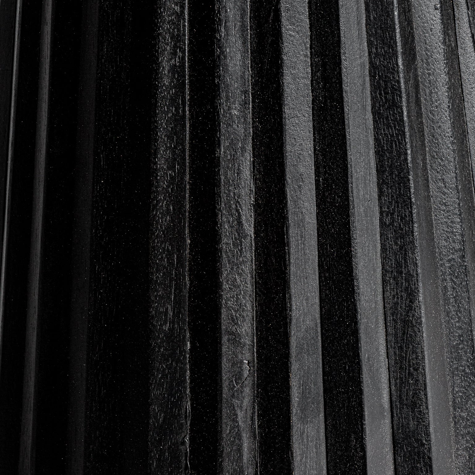 PLISSÉ WOOD SIDE TABLE