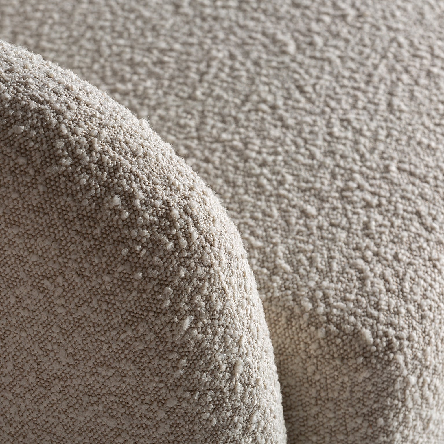 SCORZE BOUCLÉ ARMCHAIR