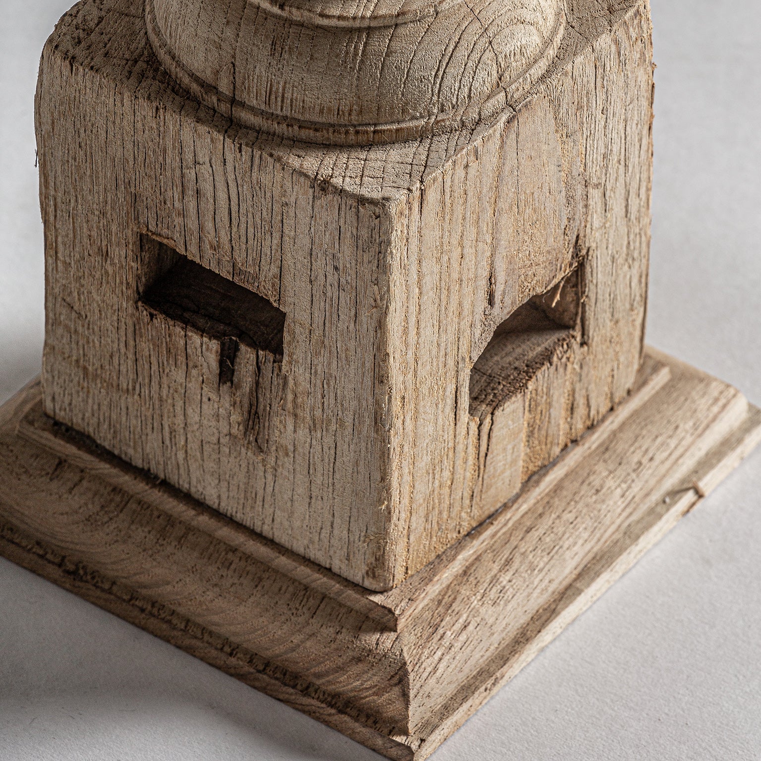 VOUXELL CANDLE HOLDER