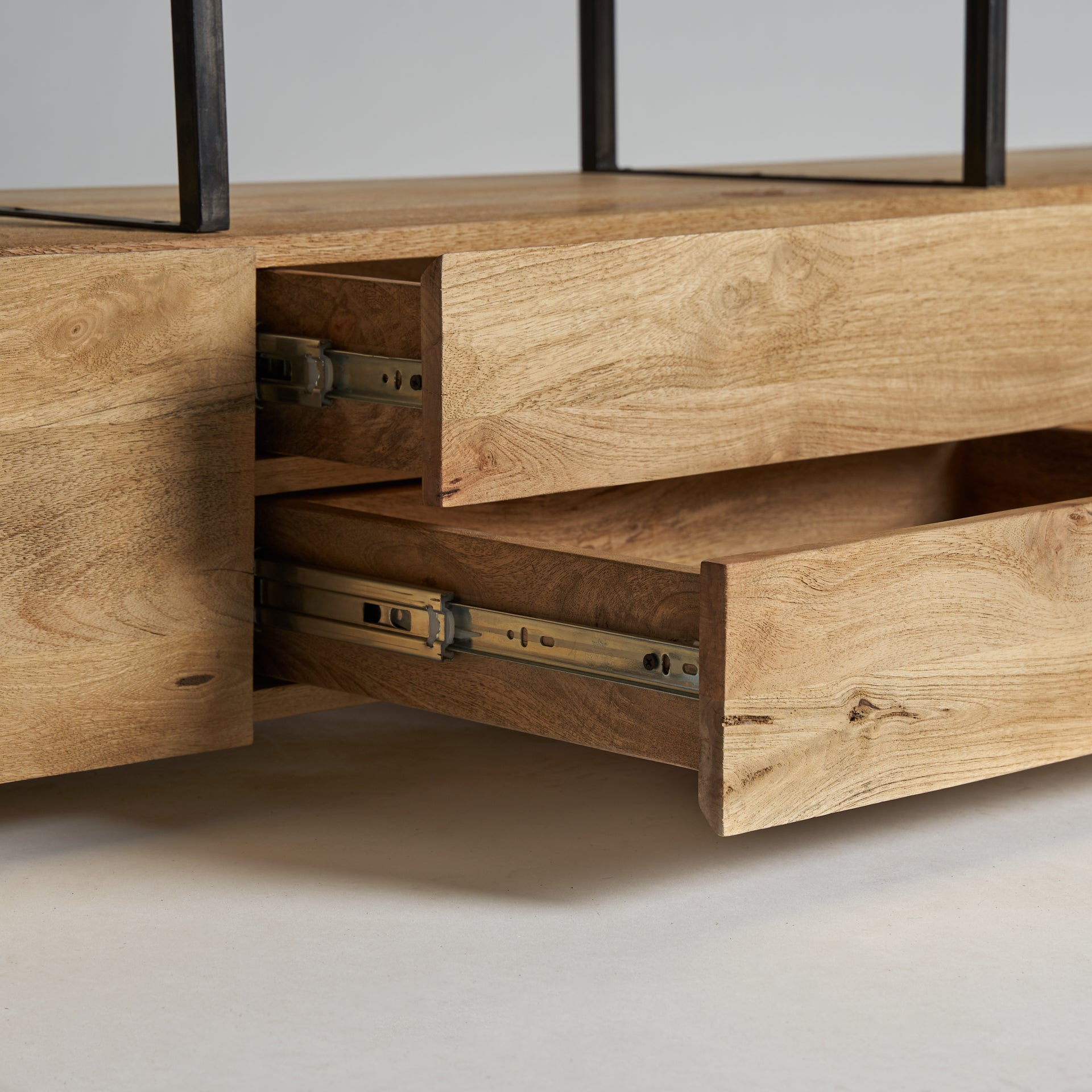 CELLE TV STAND
