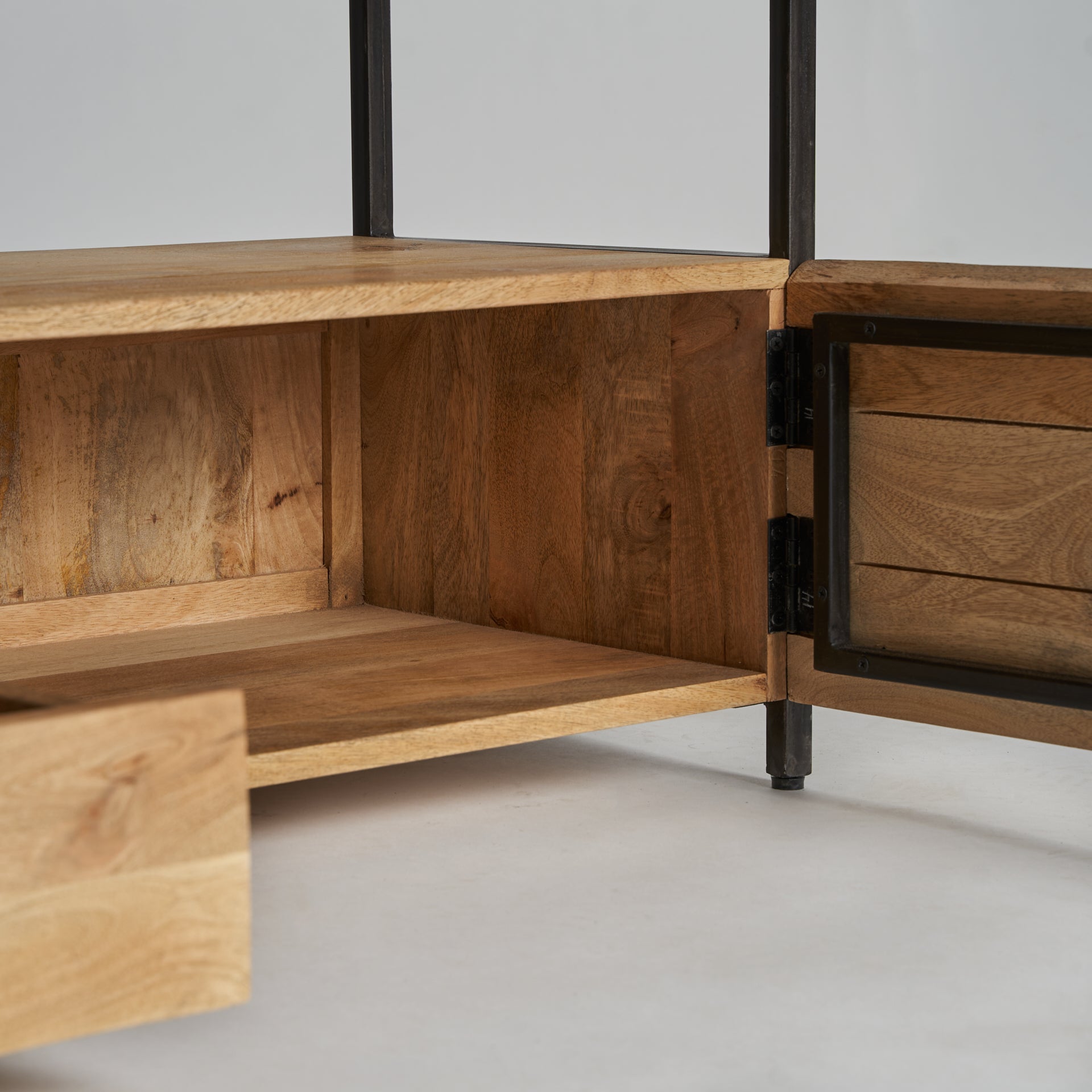 CELLE TV STAND