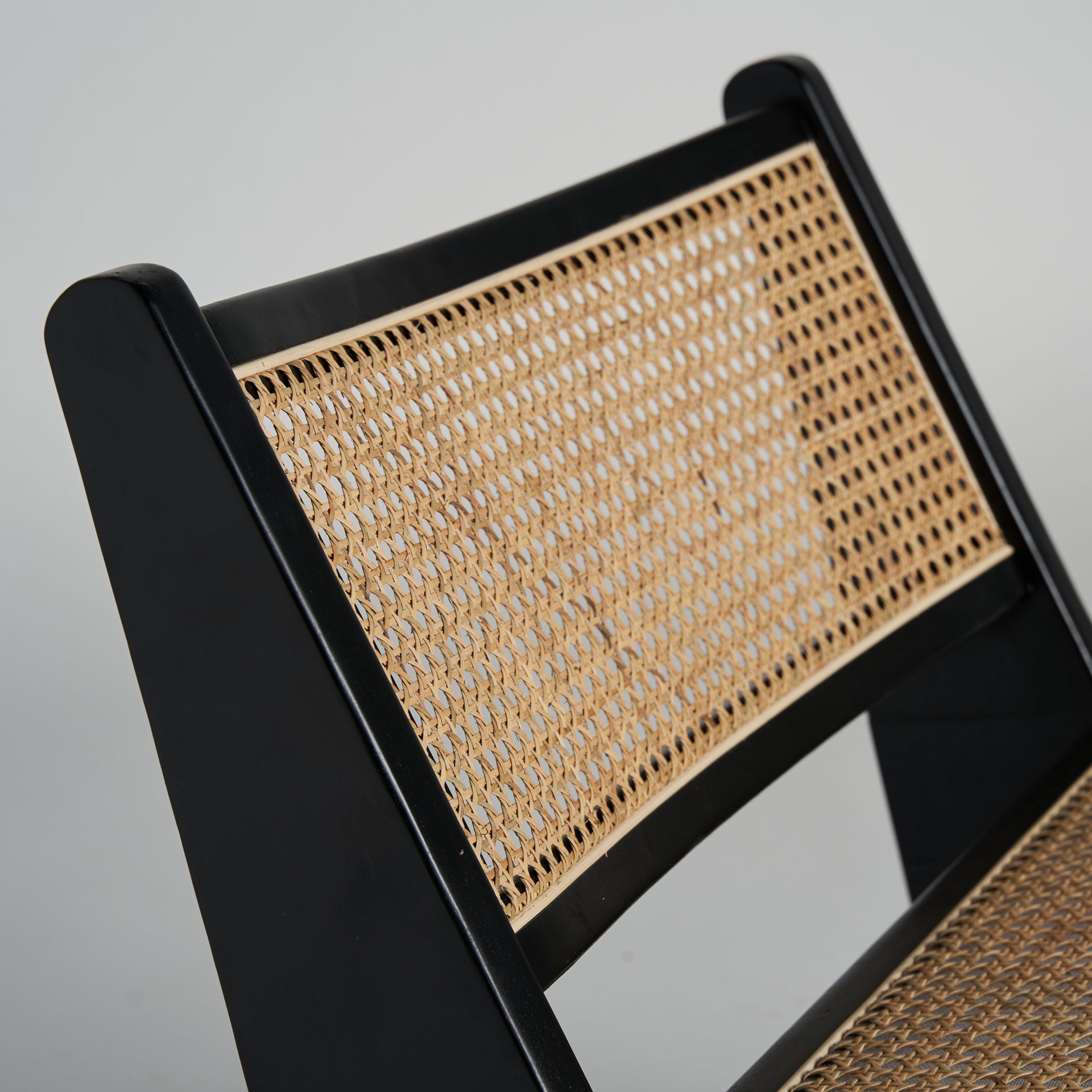 SEON ARMCHAIR
