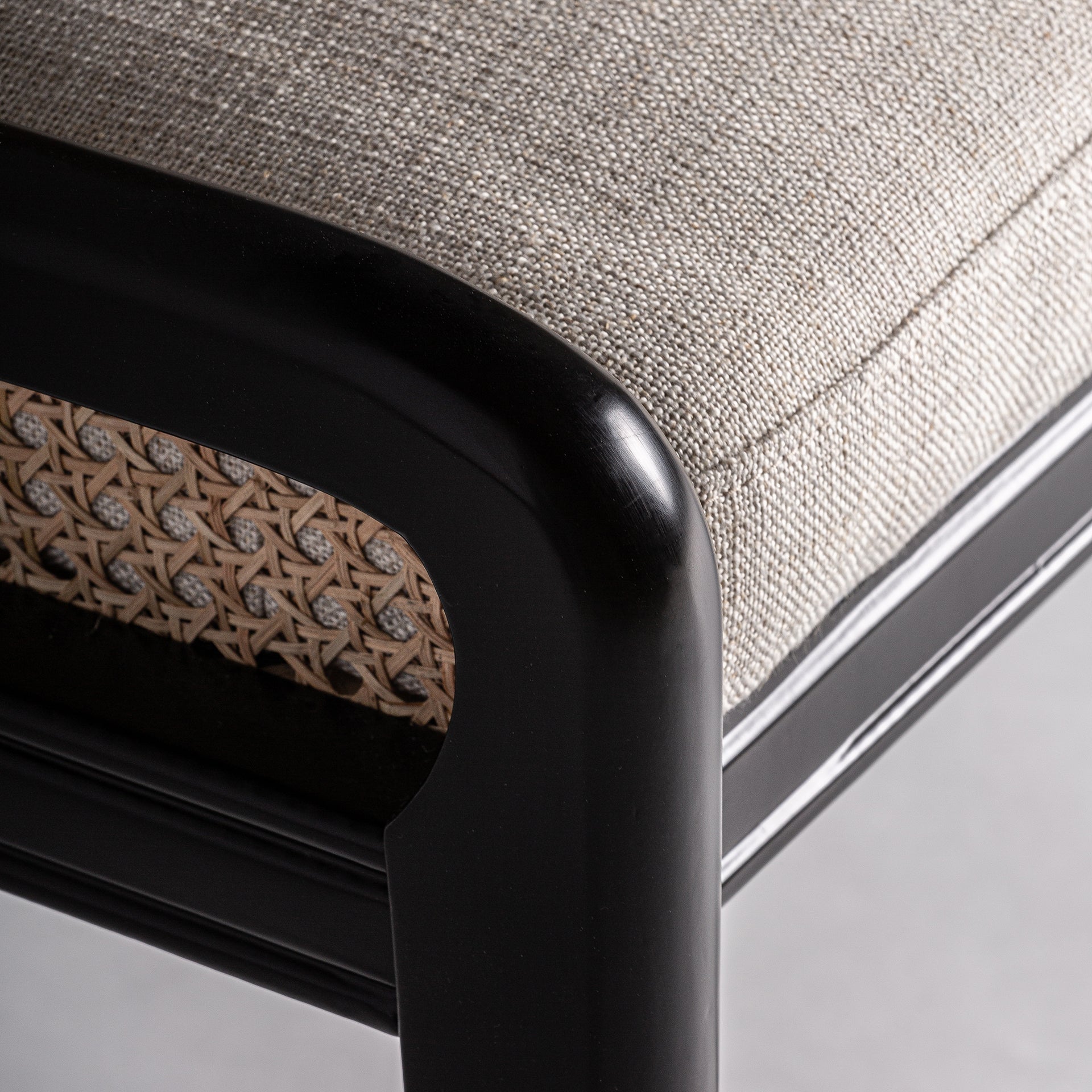 VELBURG CHAIR
