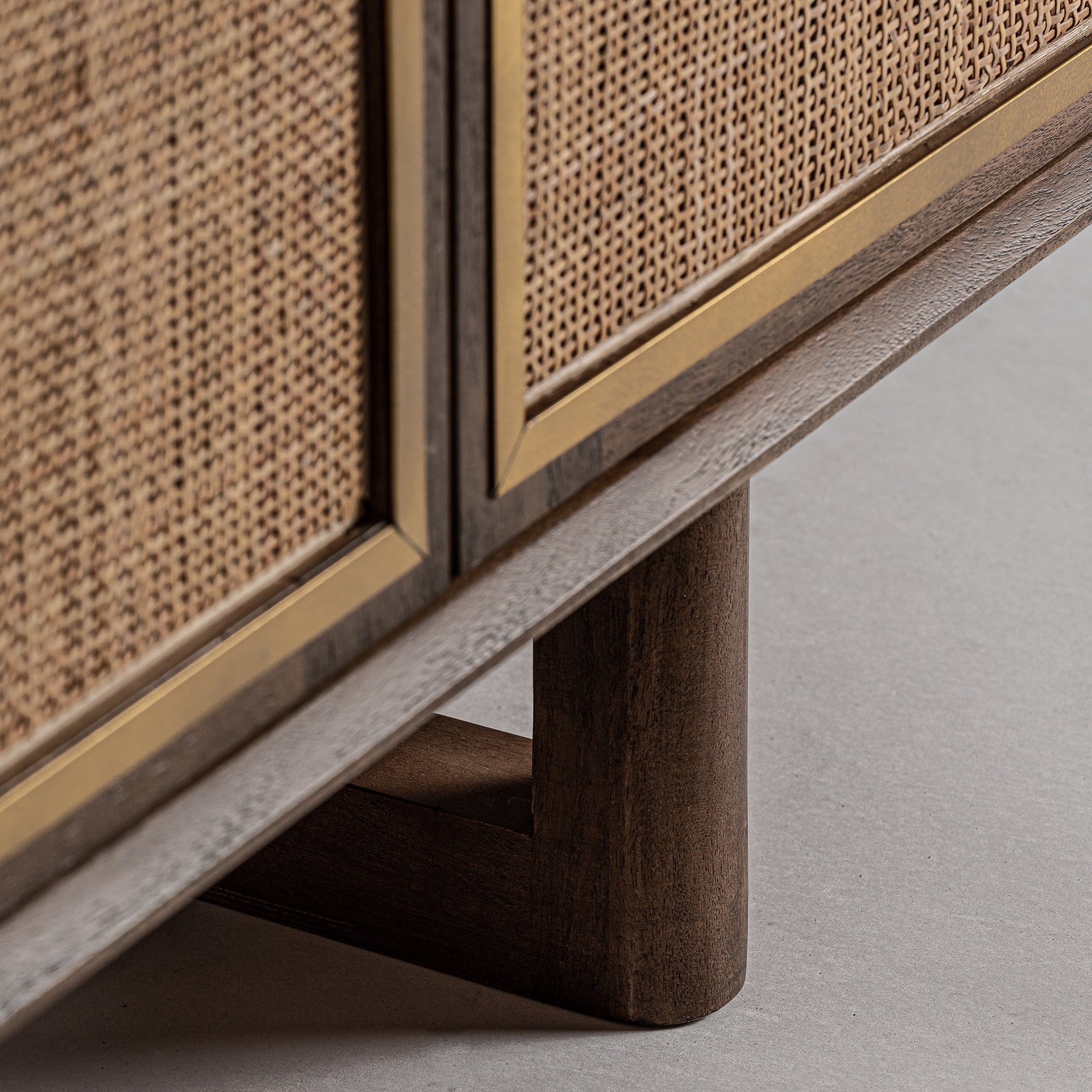 GONDORF SIDEBOARD