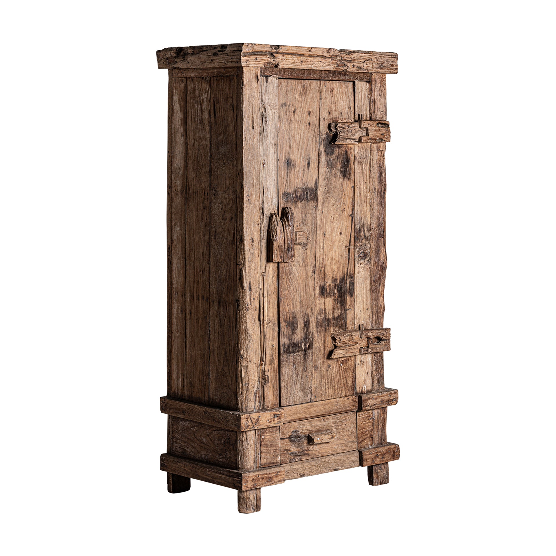 LOGE WARDROBE