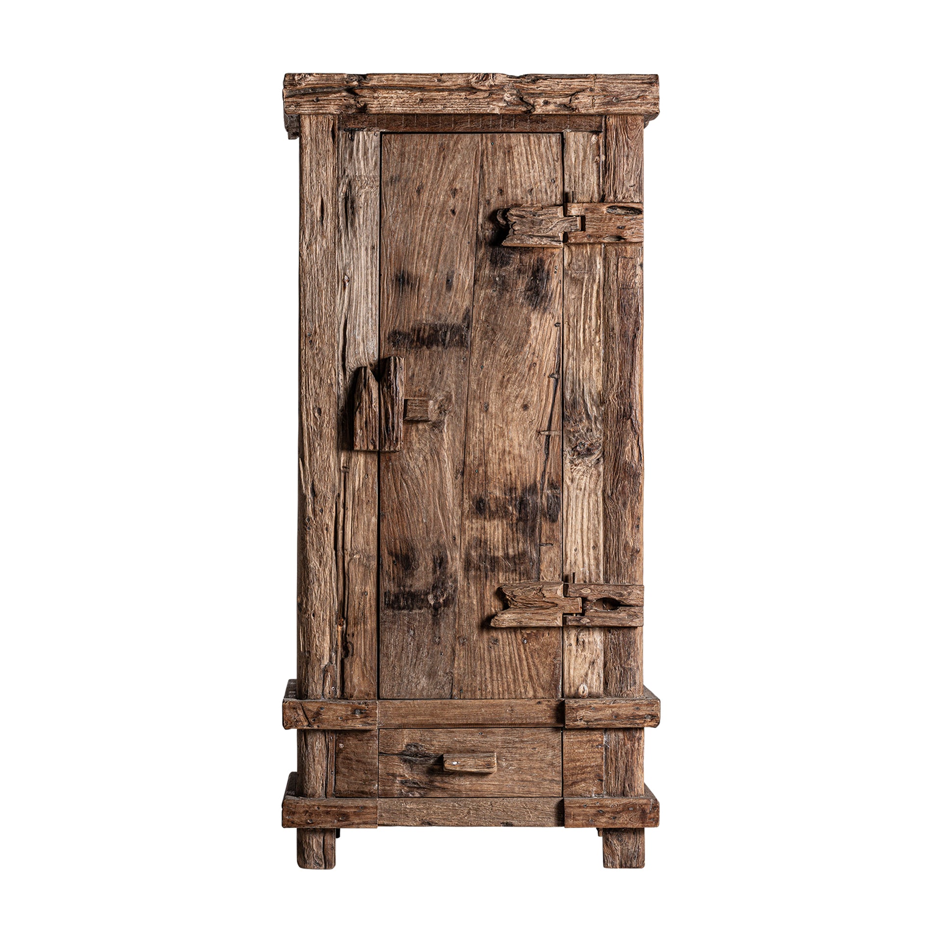 LOGE WARDROBE