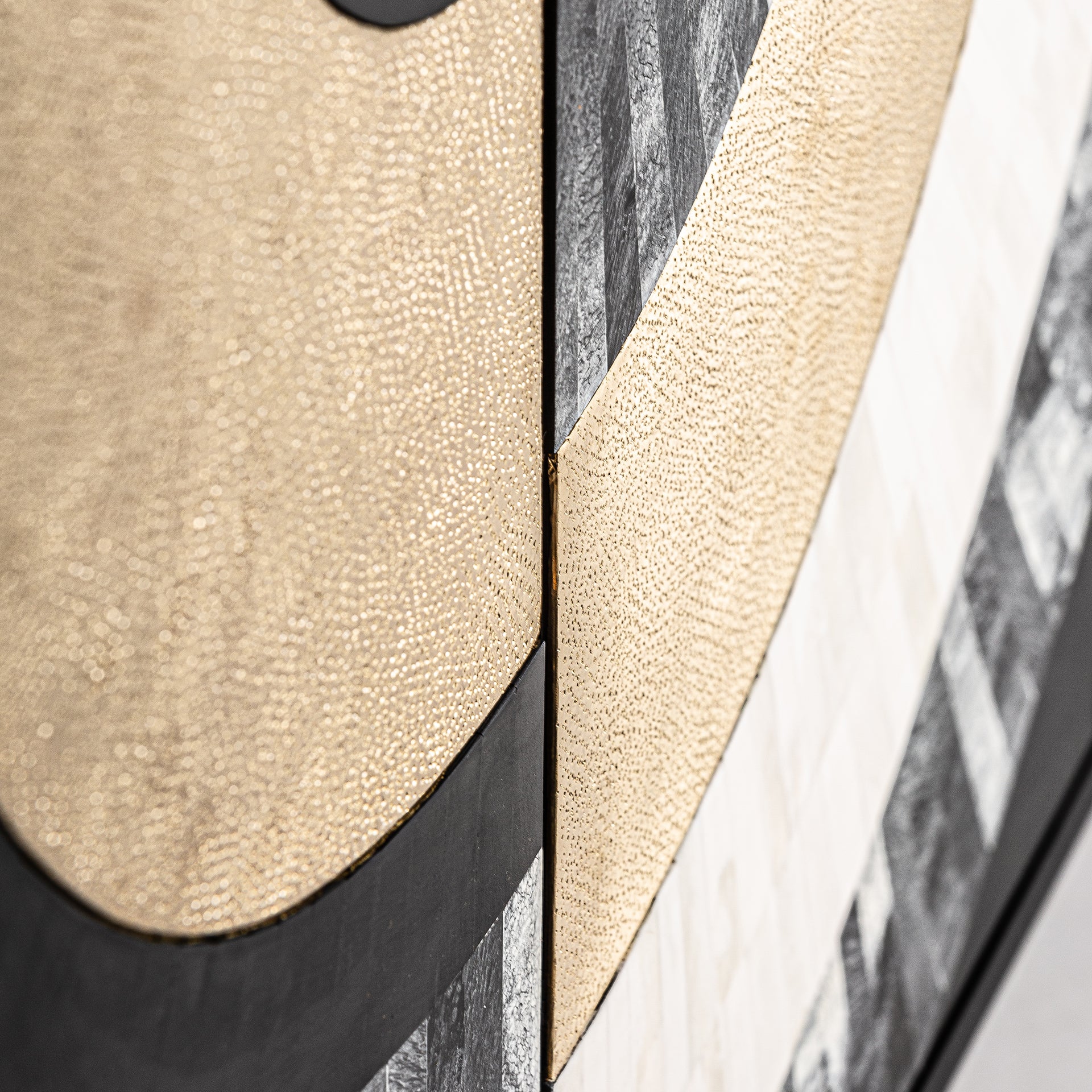 DARU SIDEBOARD