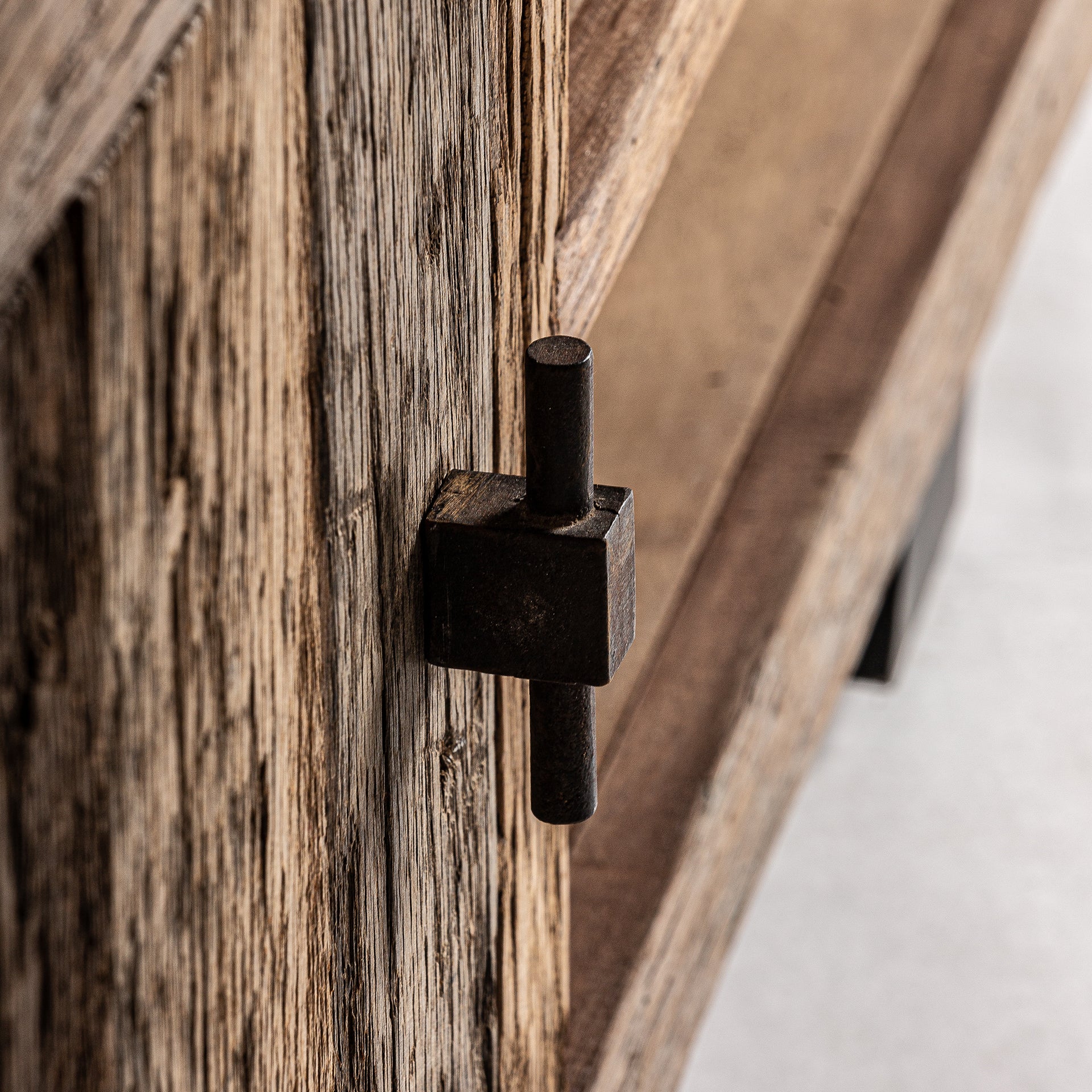 CARRIK TV STAND