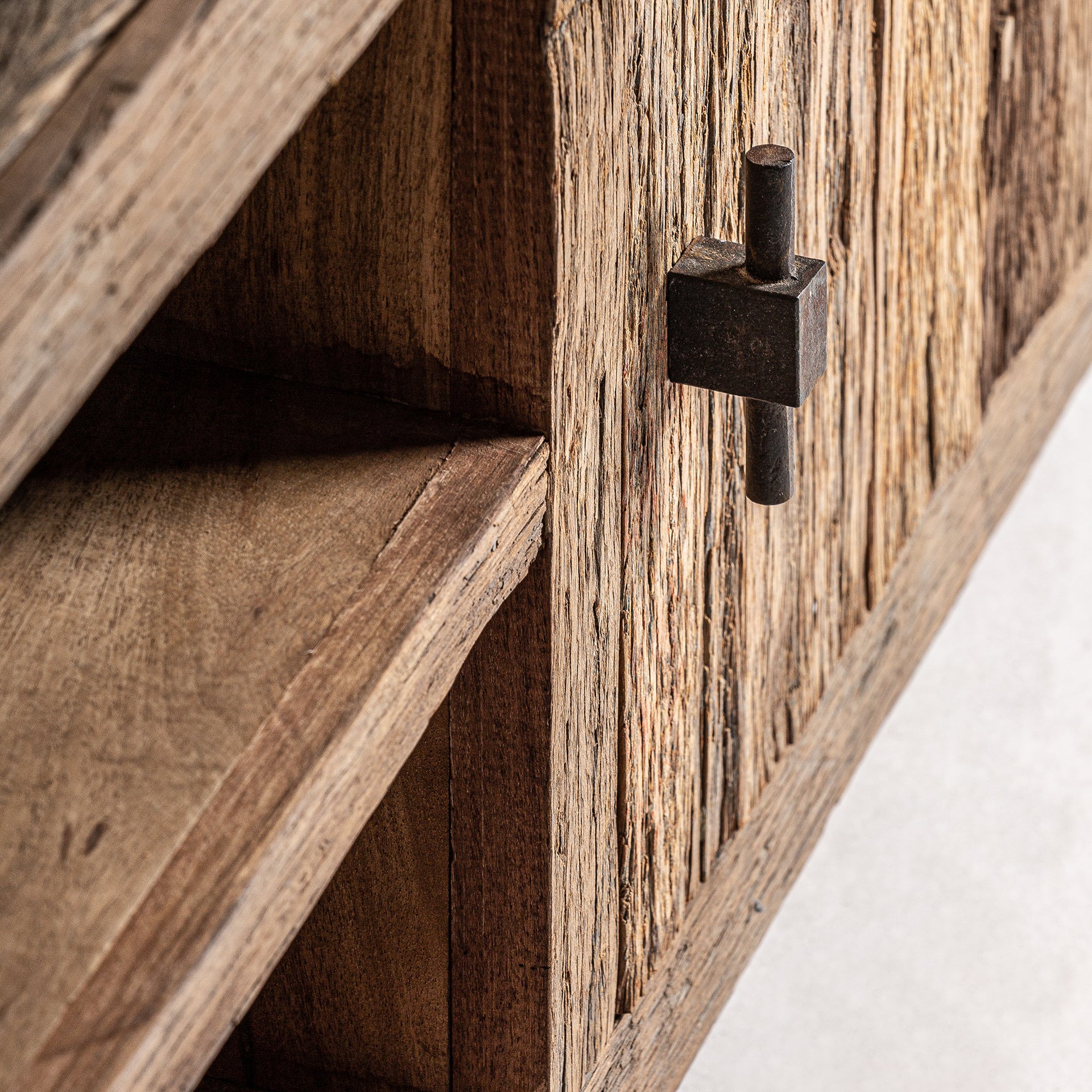 CARRIK TV STAND
