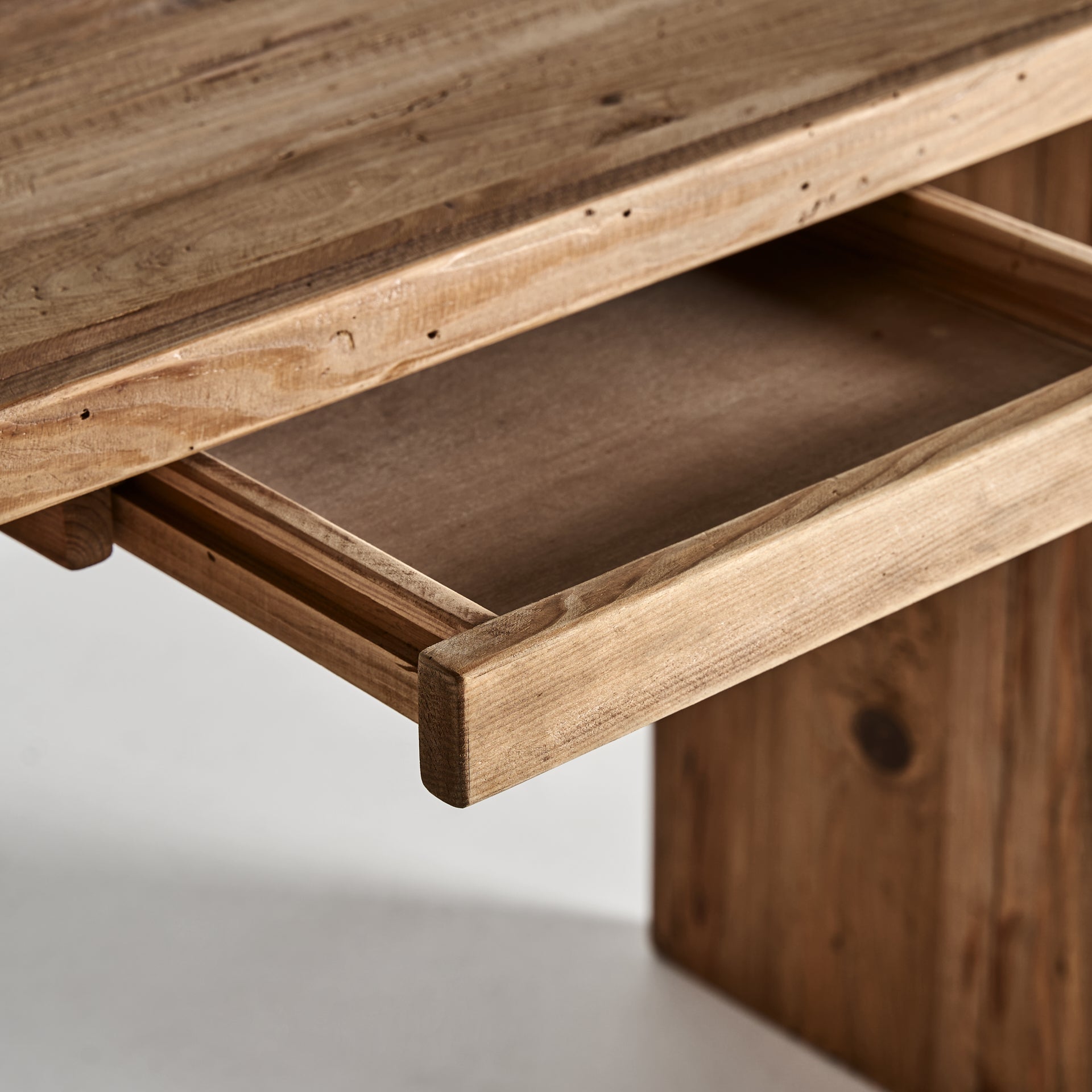 CRISSEY DESK