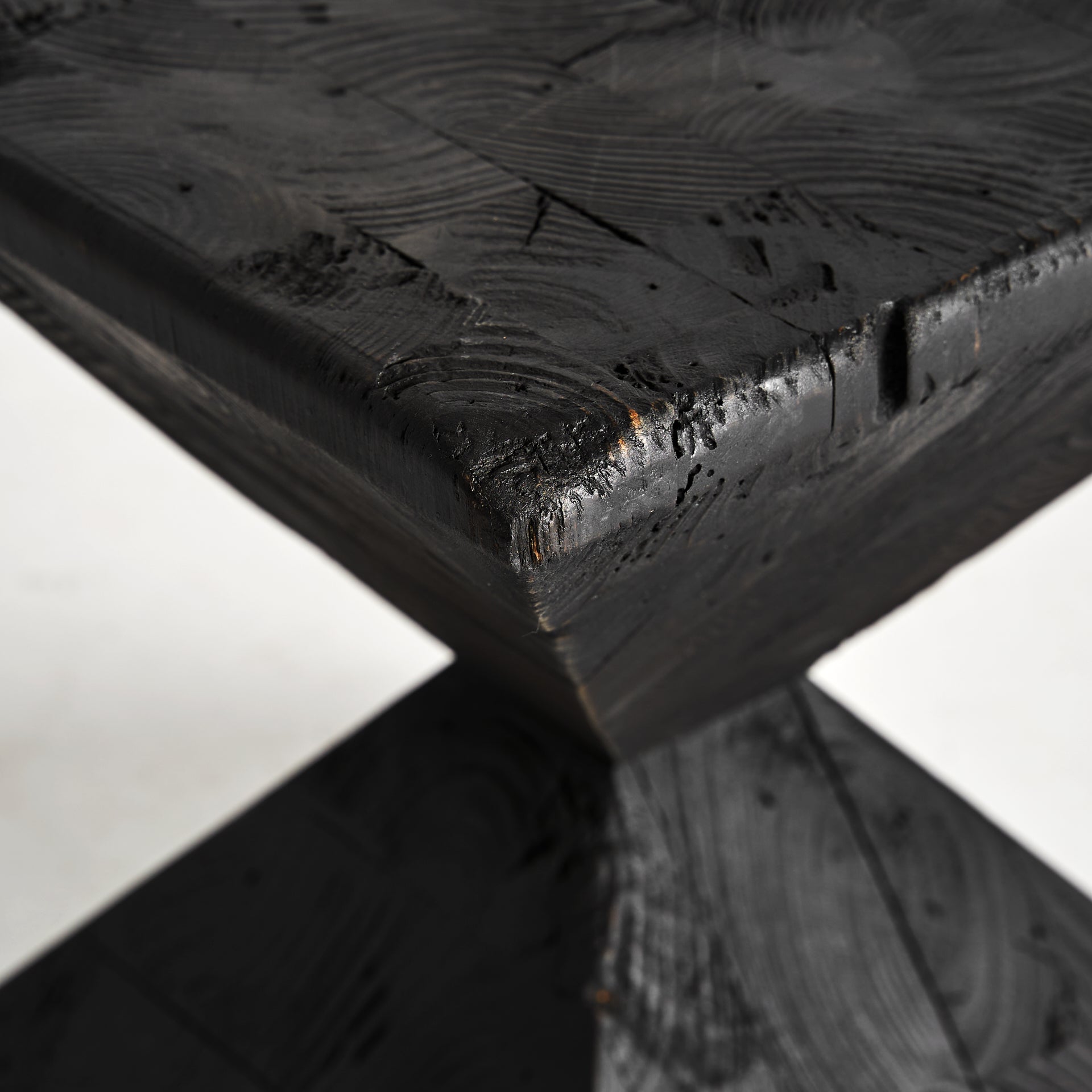 VIEVY SIDE TABLE