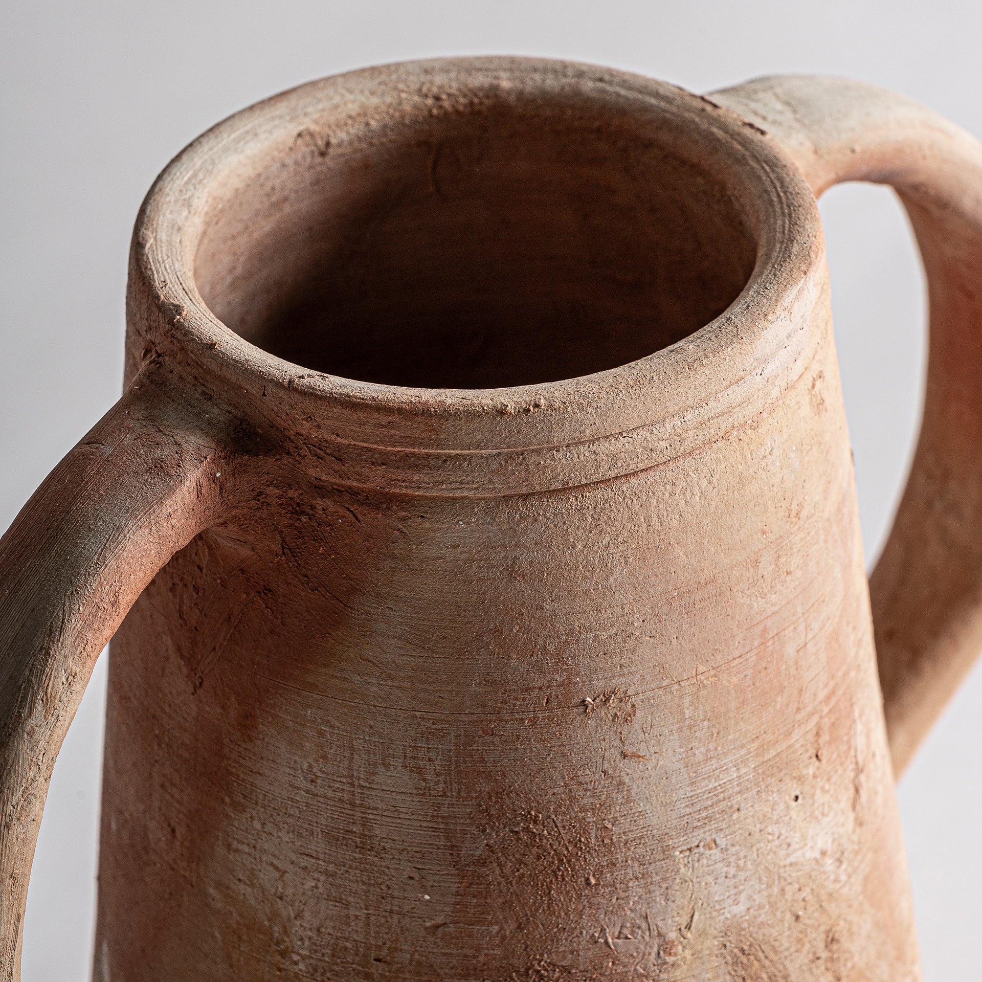 Vas Aike Clay Vase
