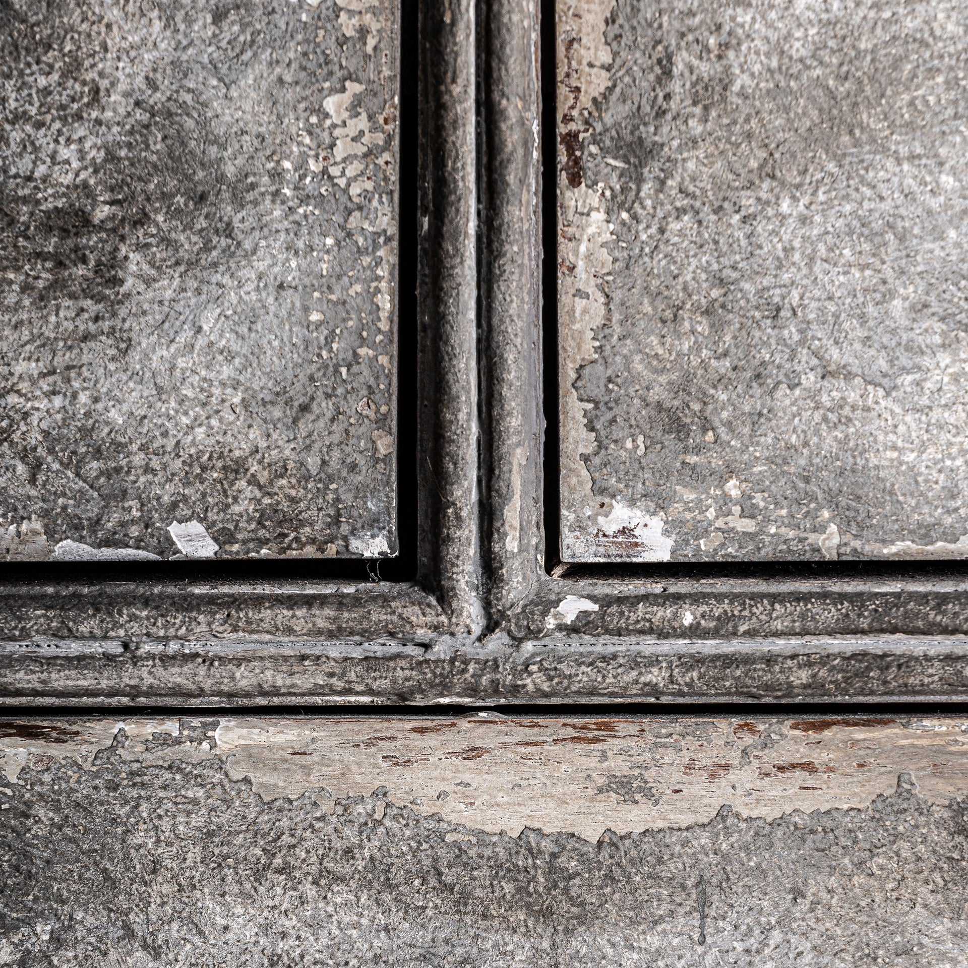 FORMELLE CHEST OF DRAWERS