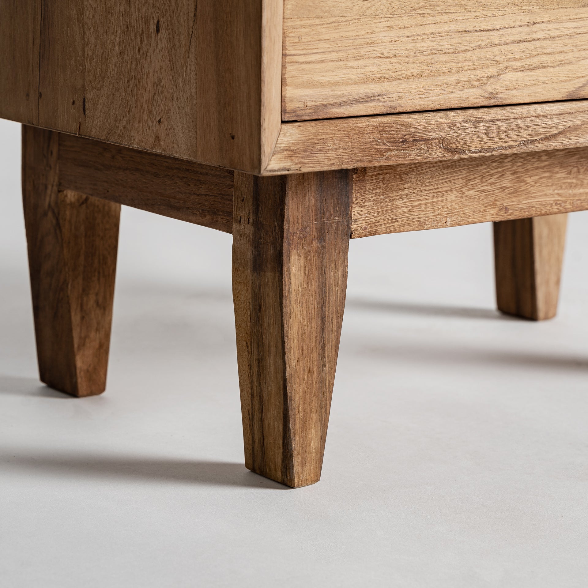 Sängbord Cotard Reclaimed Wood Bedside Table