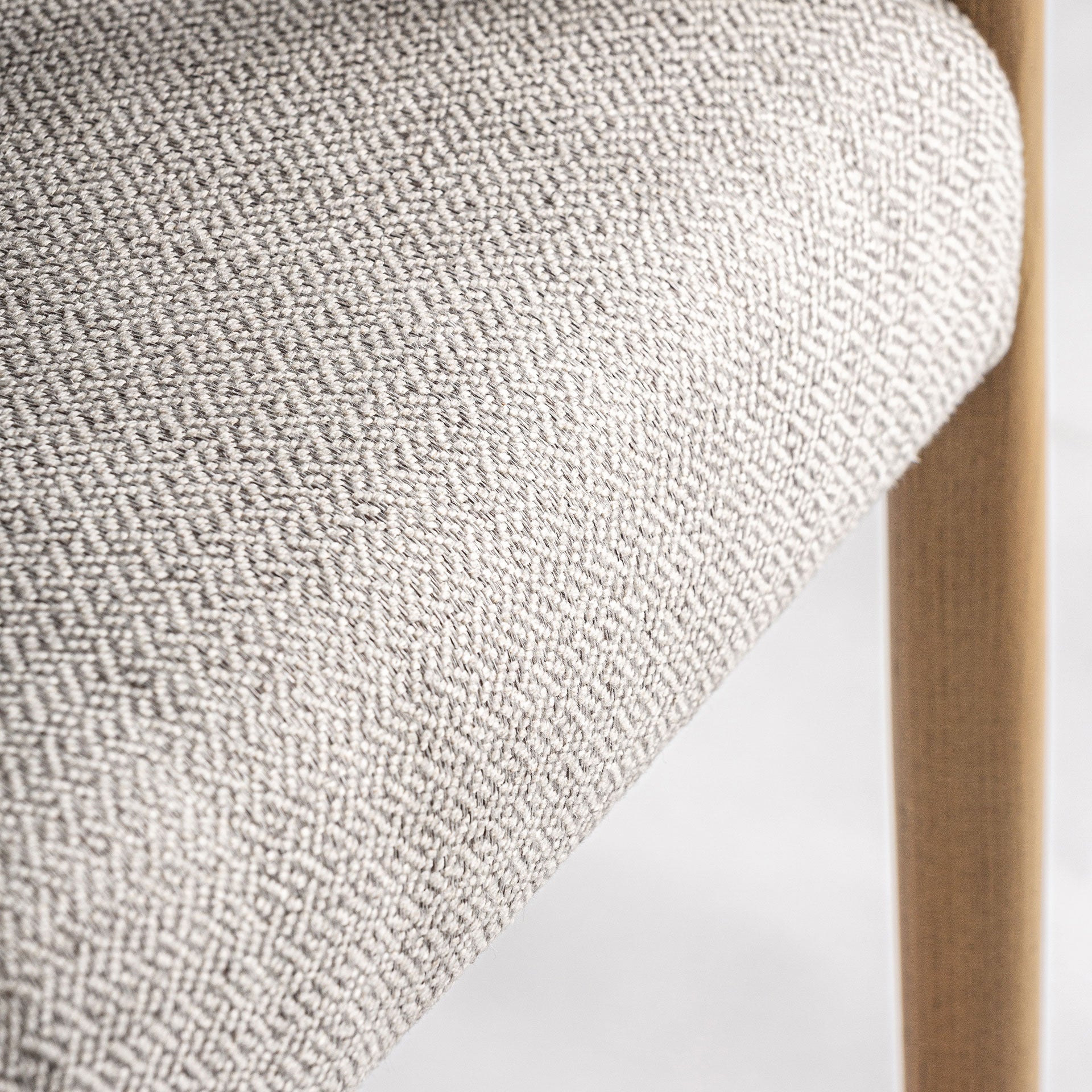 STAPLE CHAIR