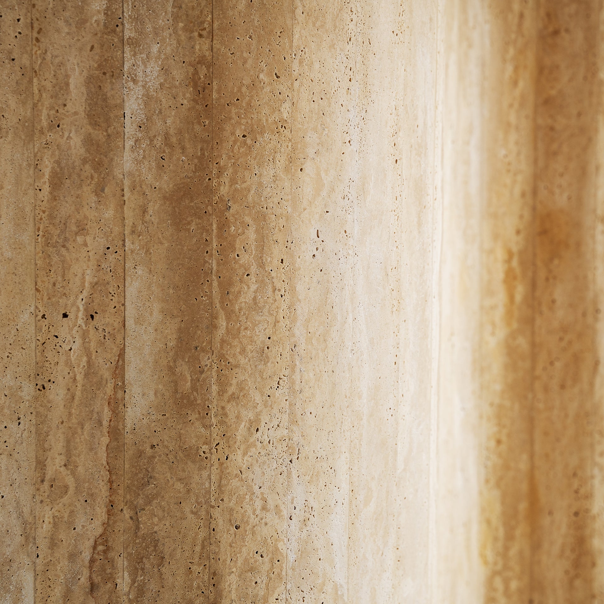 THIENNES DINING TABLE