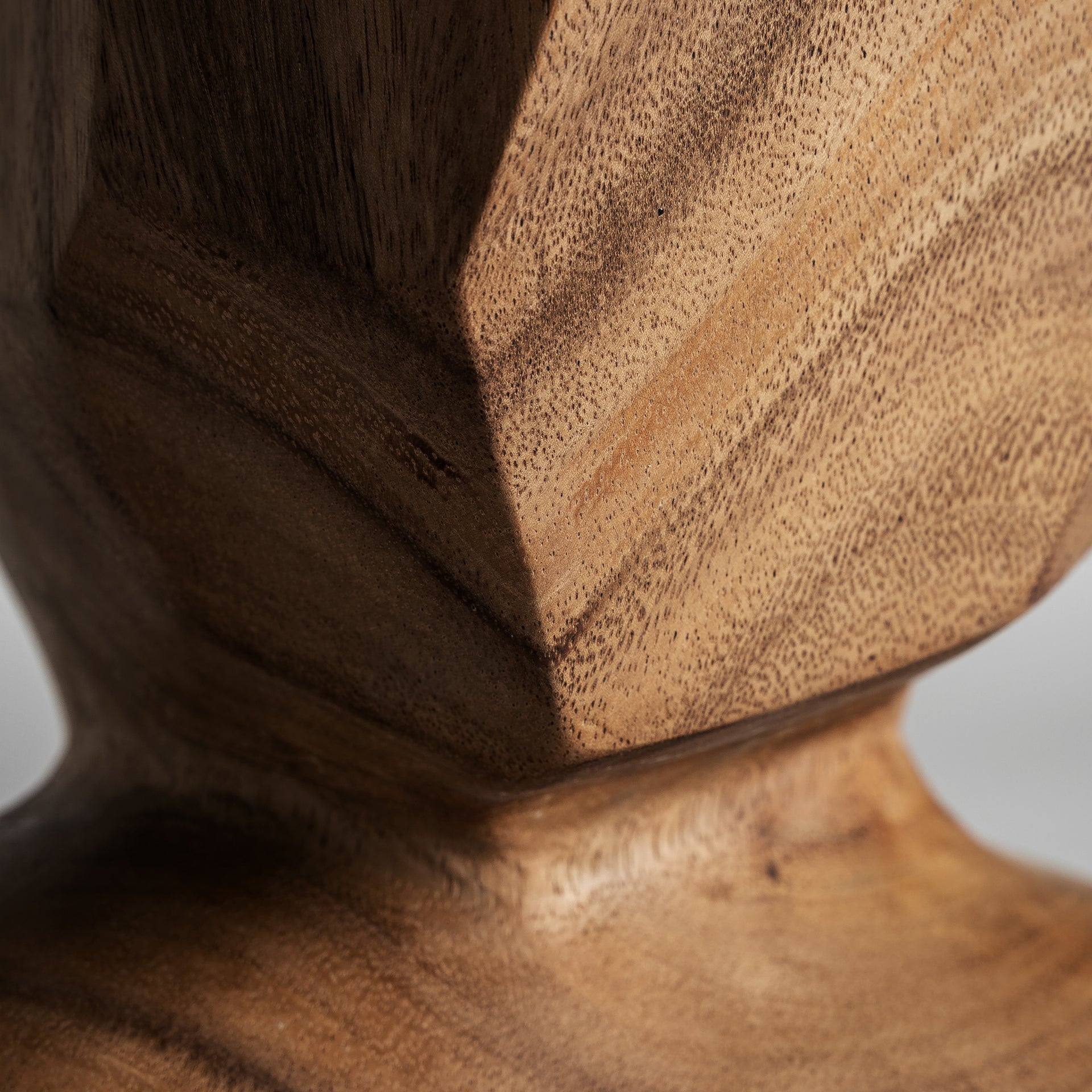 TOTEM DECORATIVE FIGURE