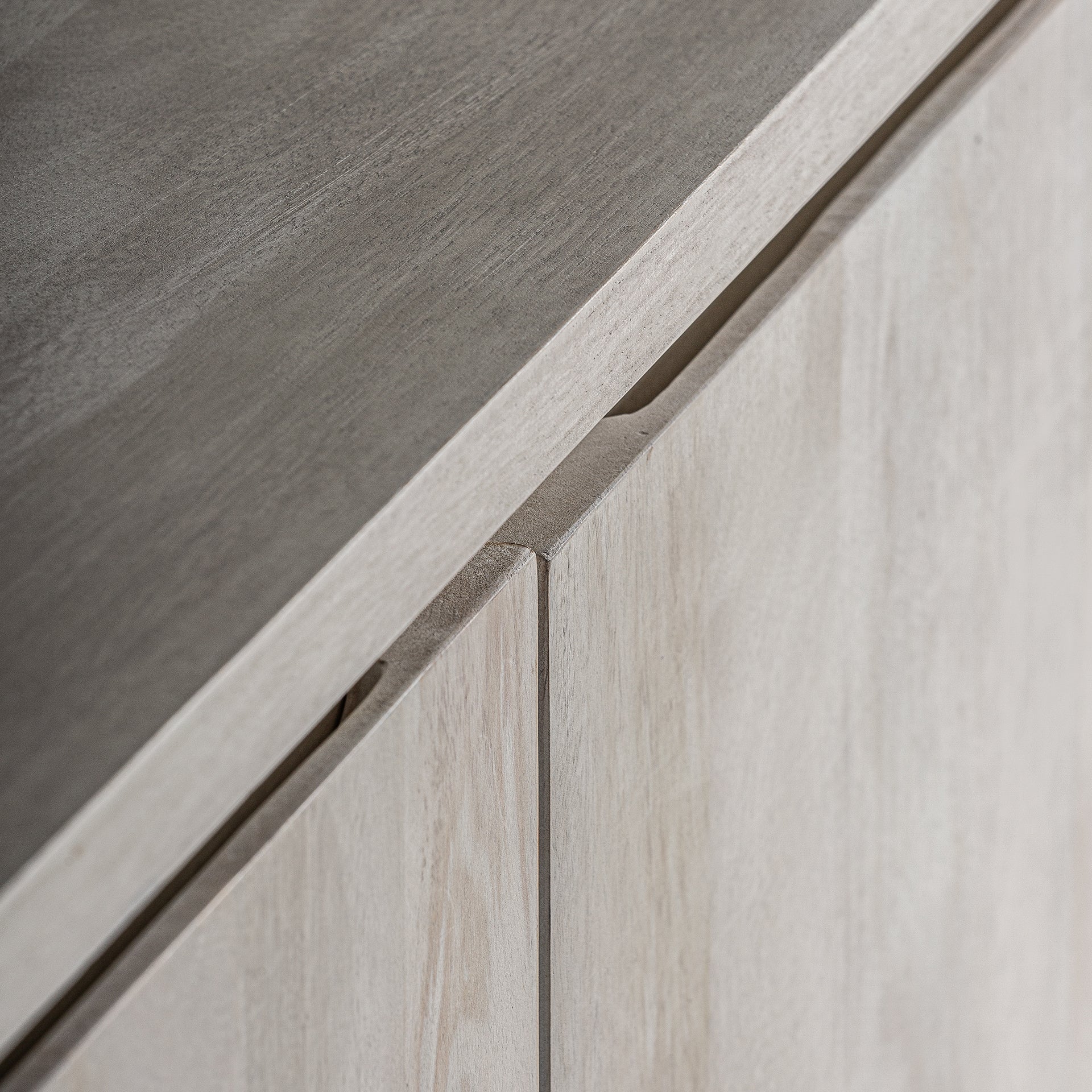 USSEL SIDEBOARD