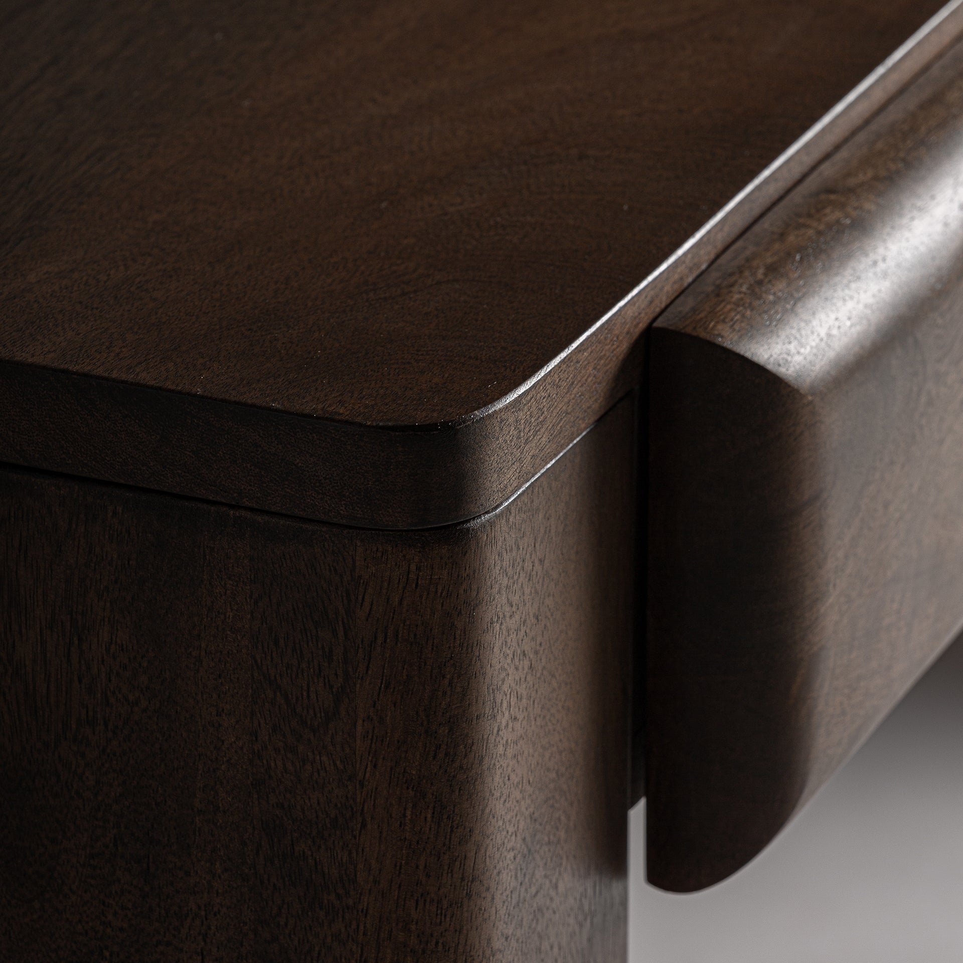 GIBLES DESK