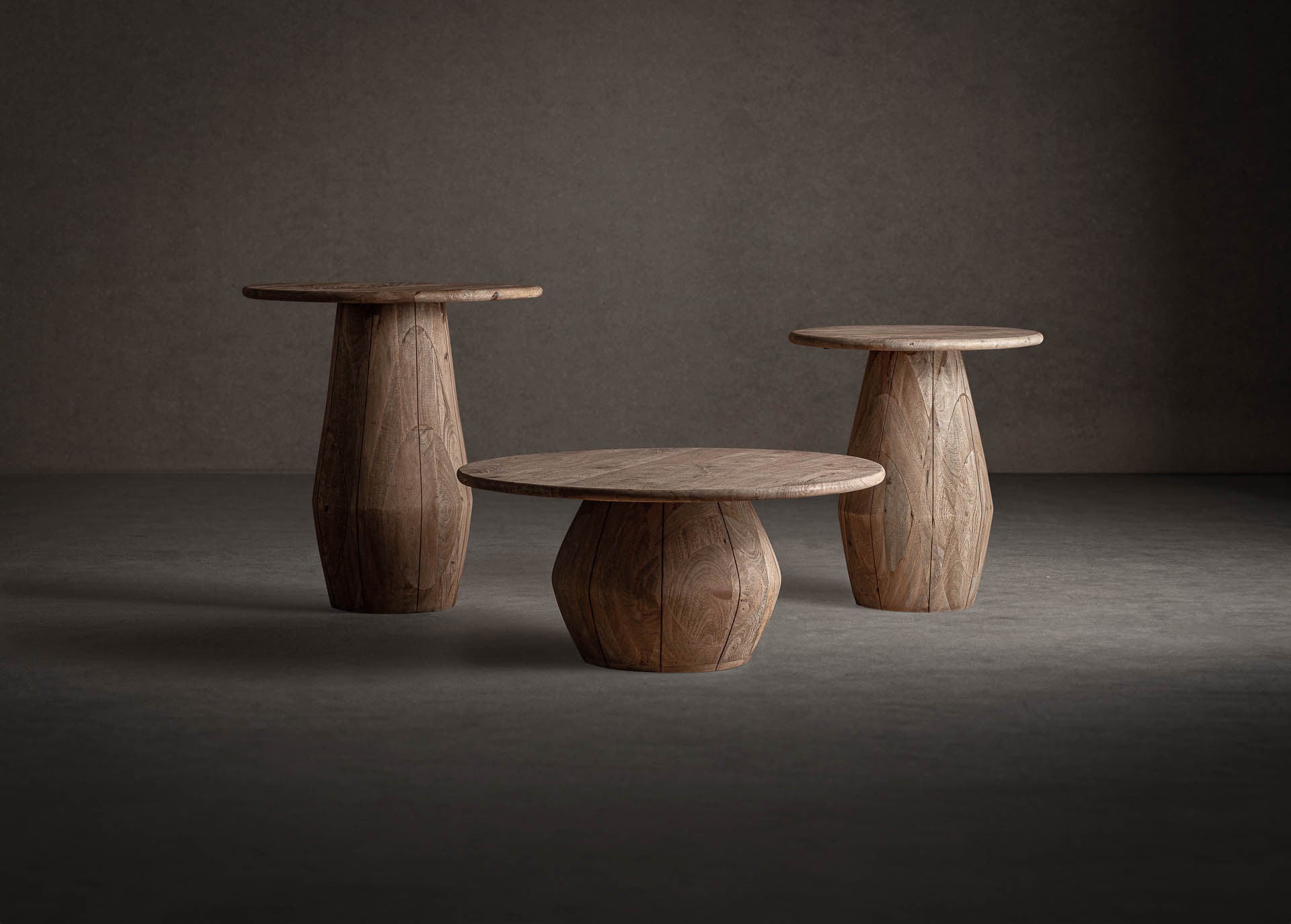 JACQUARD DINING TABLE