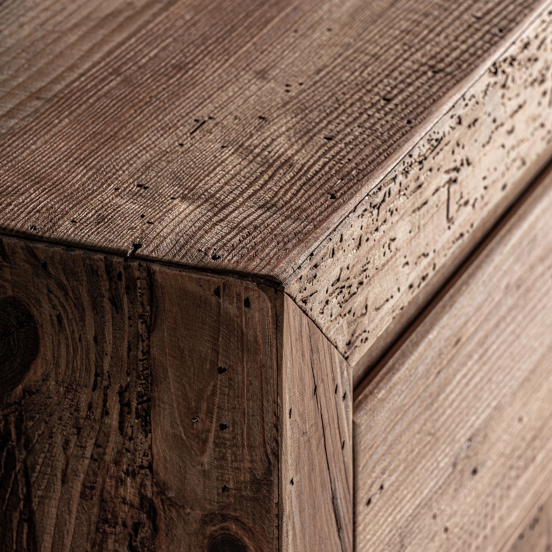 BREIVE SIDEBOARD