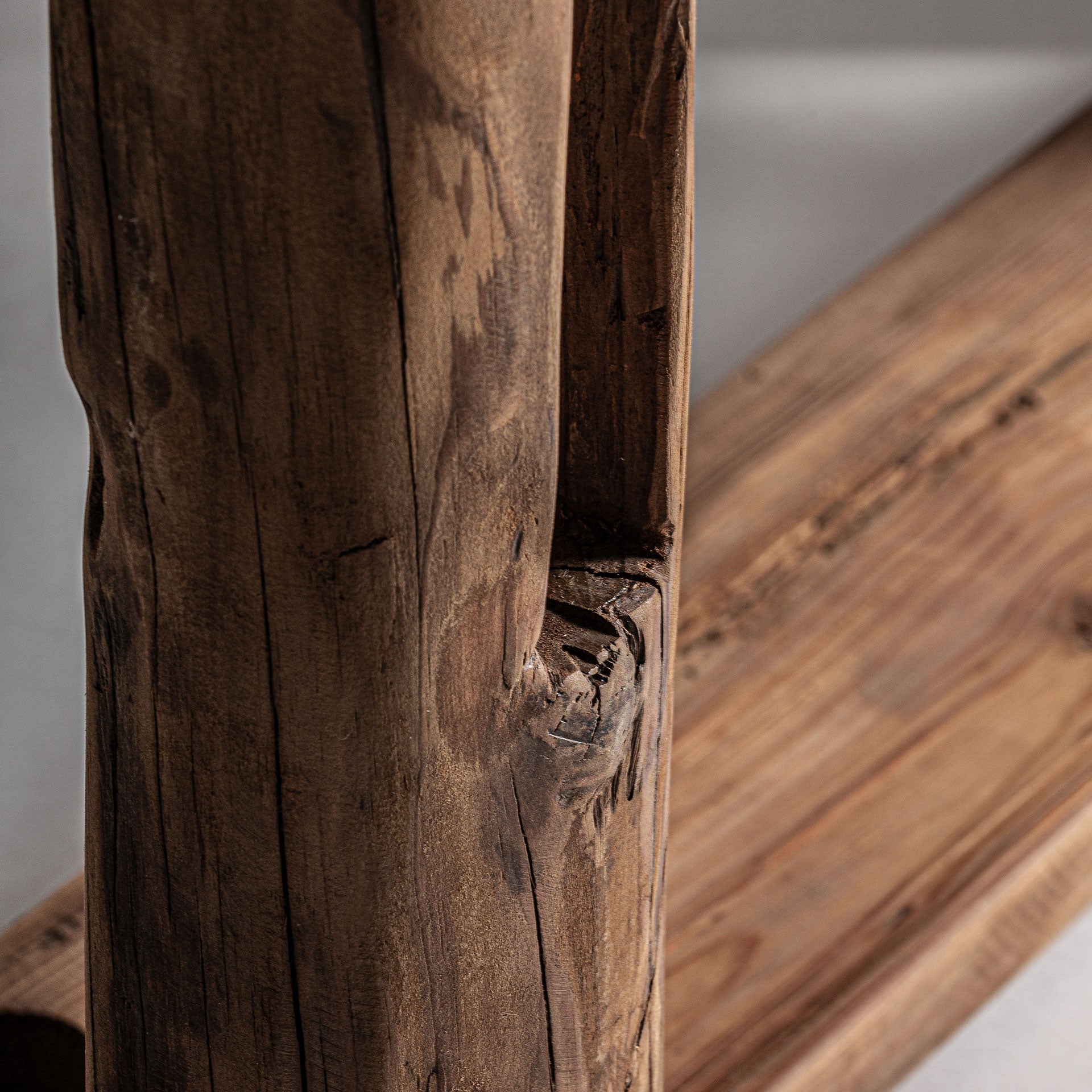 BREIVE CONSOLE TABLE