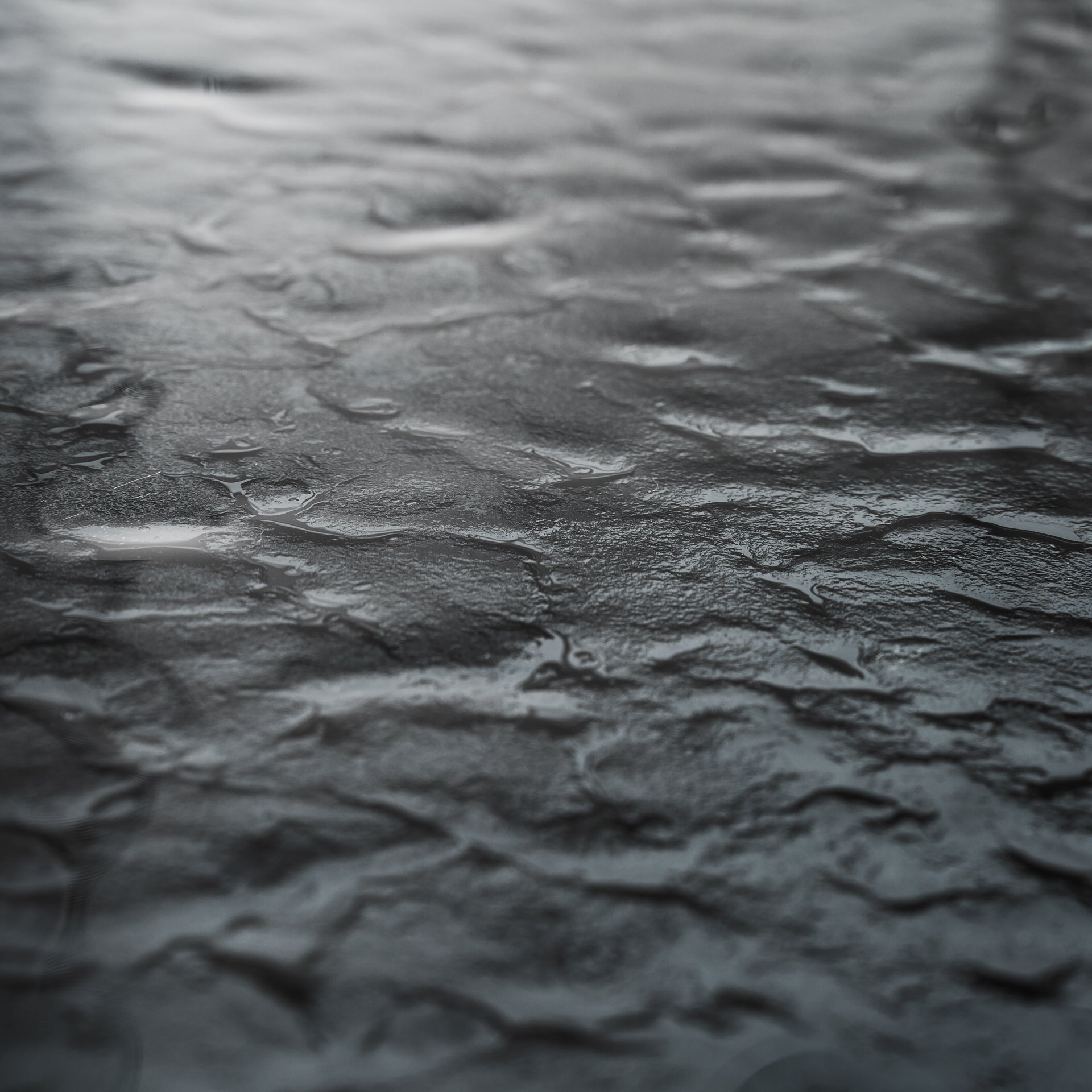 SUCHDOL DINING TABLE