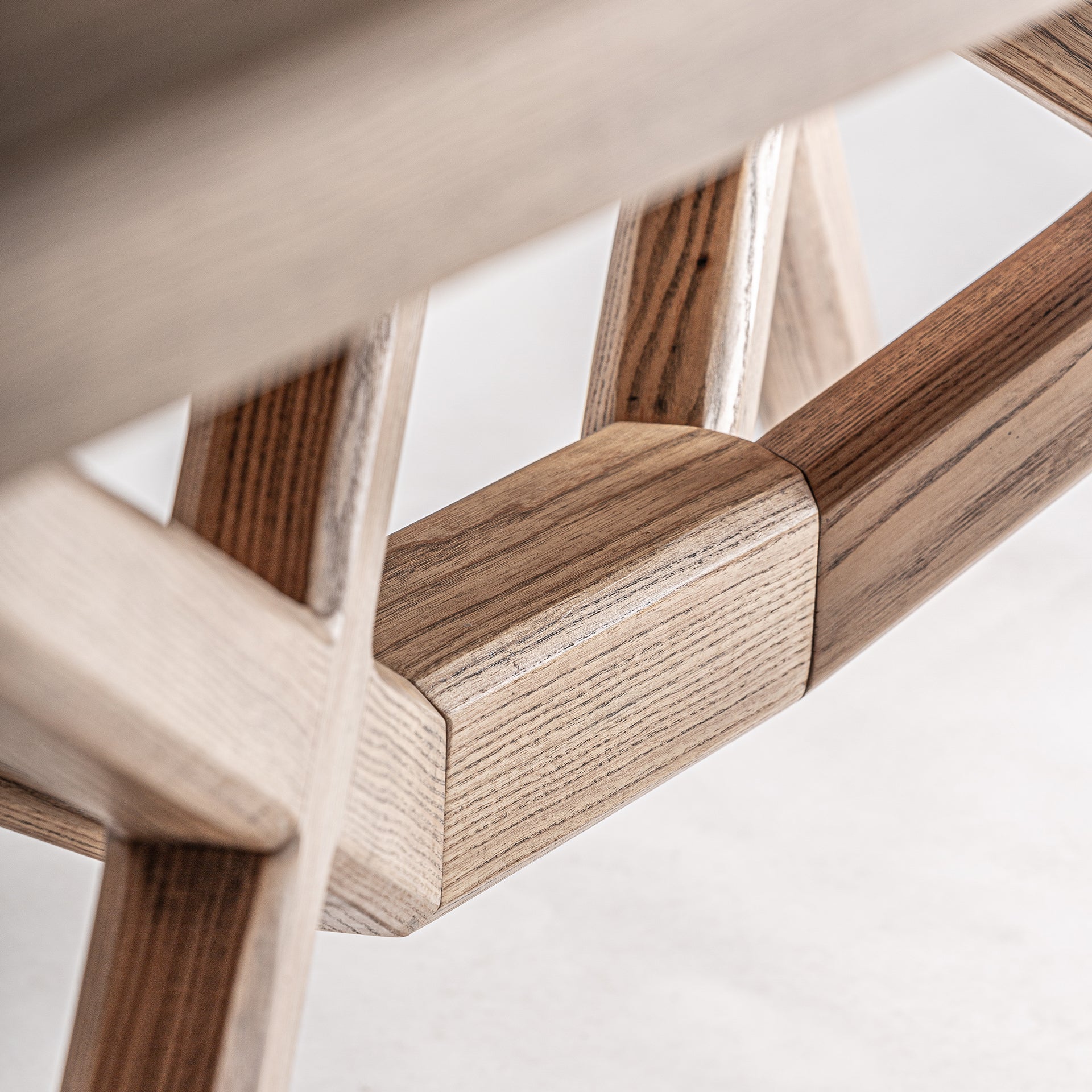 VREBOS EXTENDING TABLE