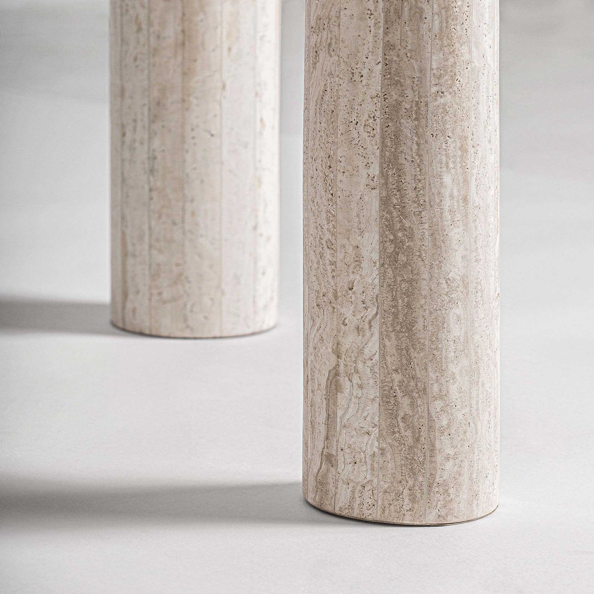 THIENNES DINING TABLE