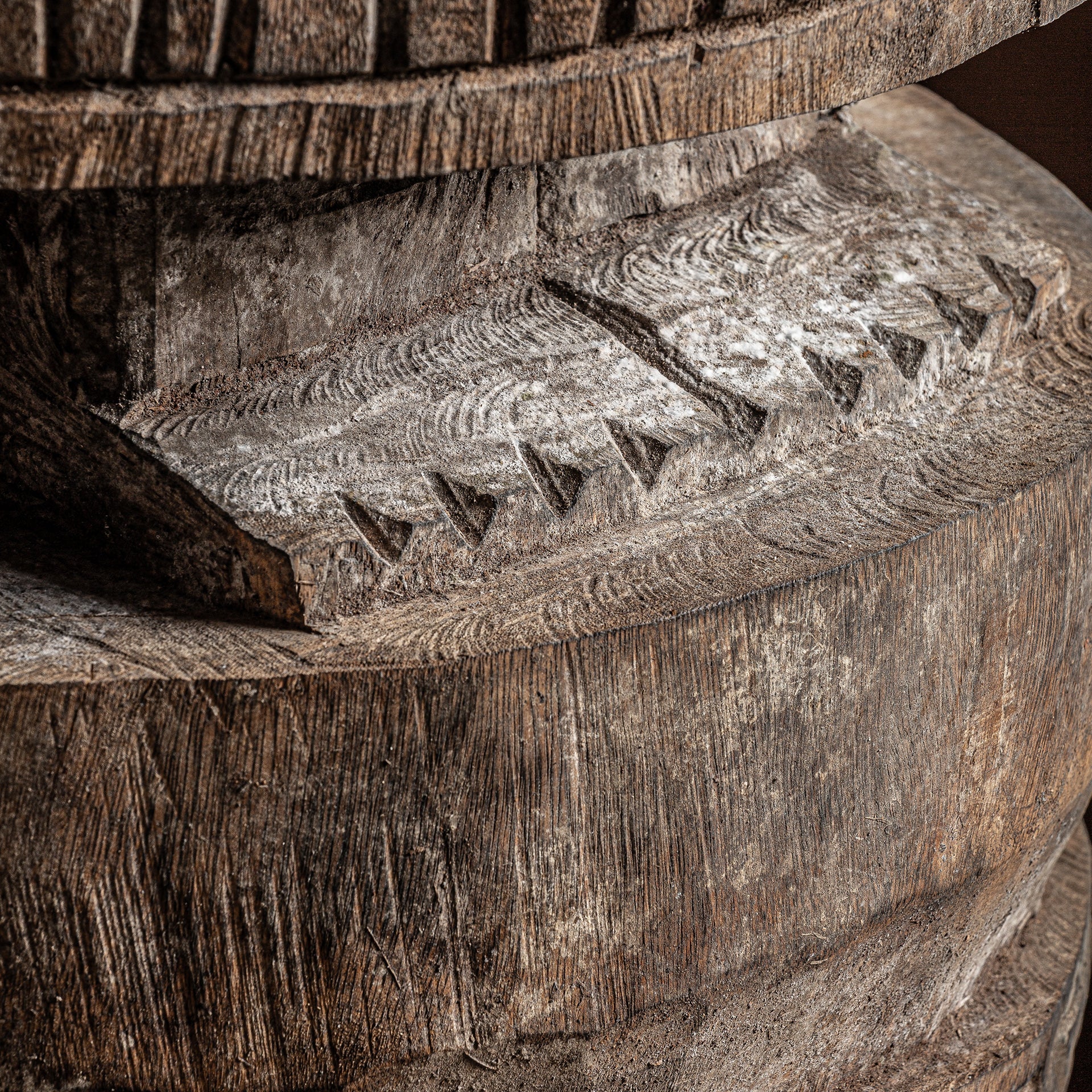 FLOOR SCULPTURE (SET OF 2)