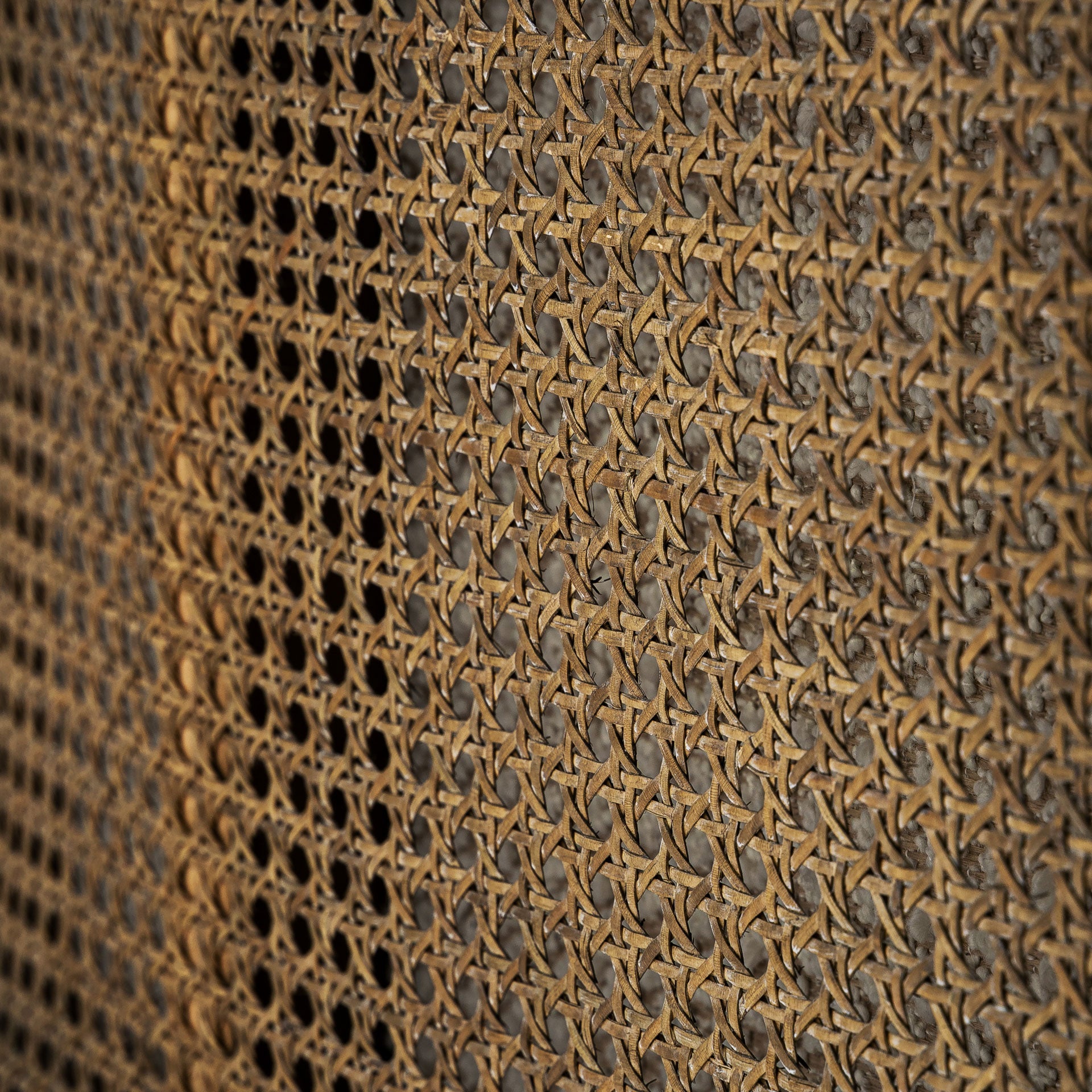 LEIWEN ARMCHAIR