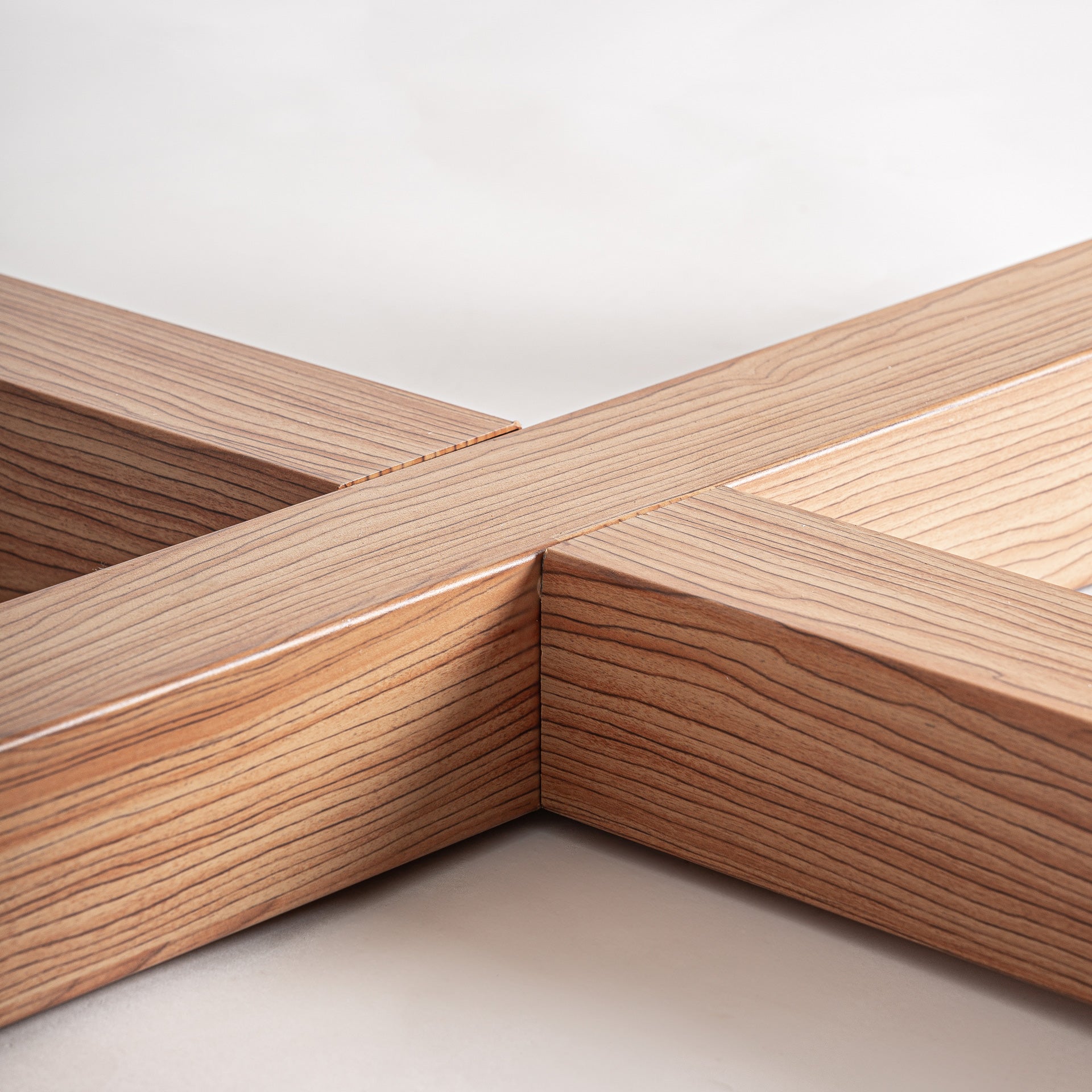 KOSHENA DINING TABLE