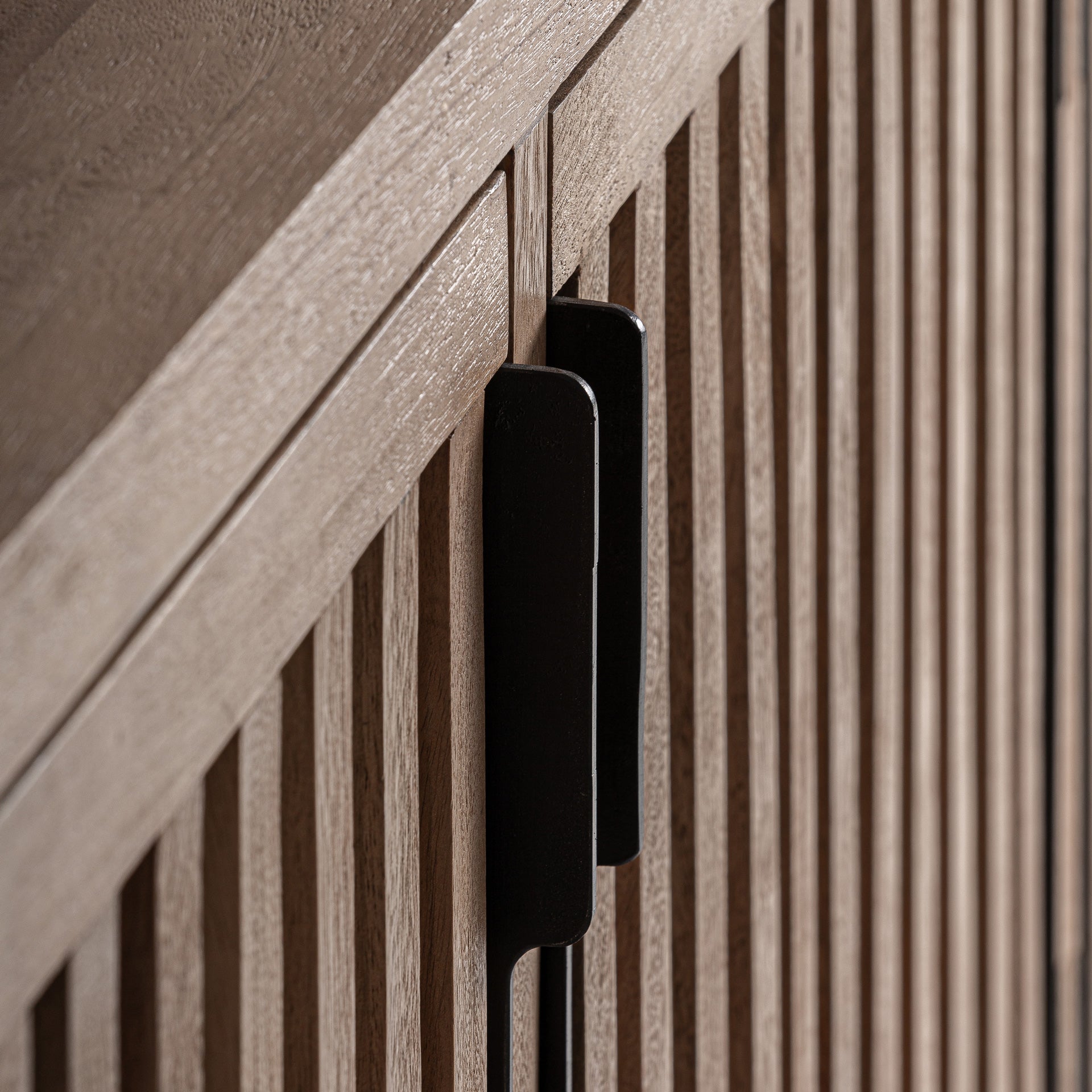 GABIA SIDEBOARD
