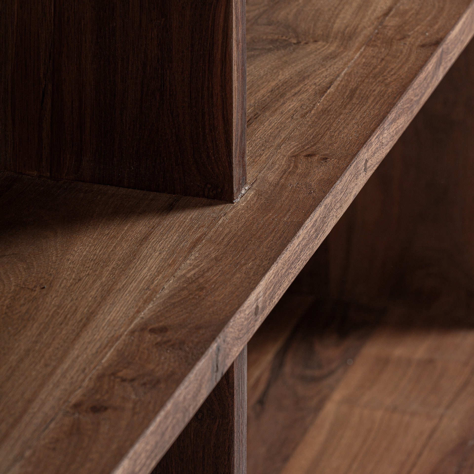 BRUTALIST MODULAR SHELF