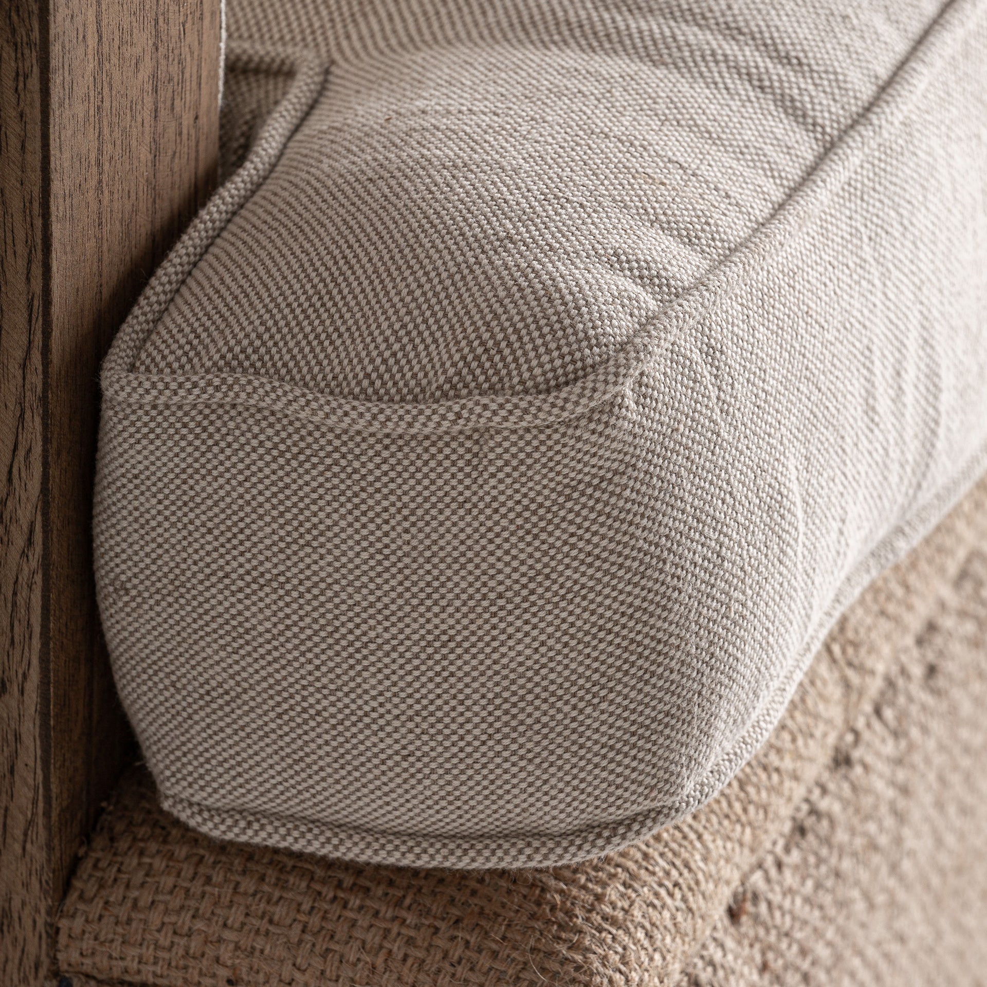 ARBAZ ARMCHAIR