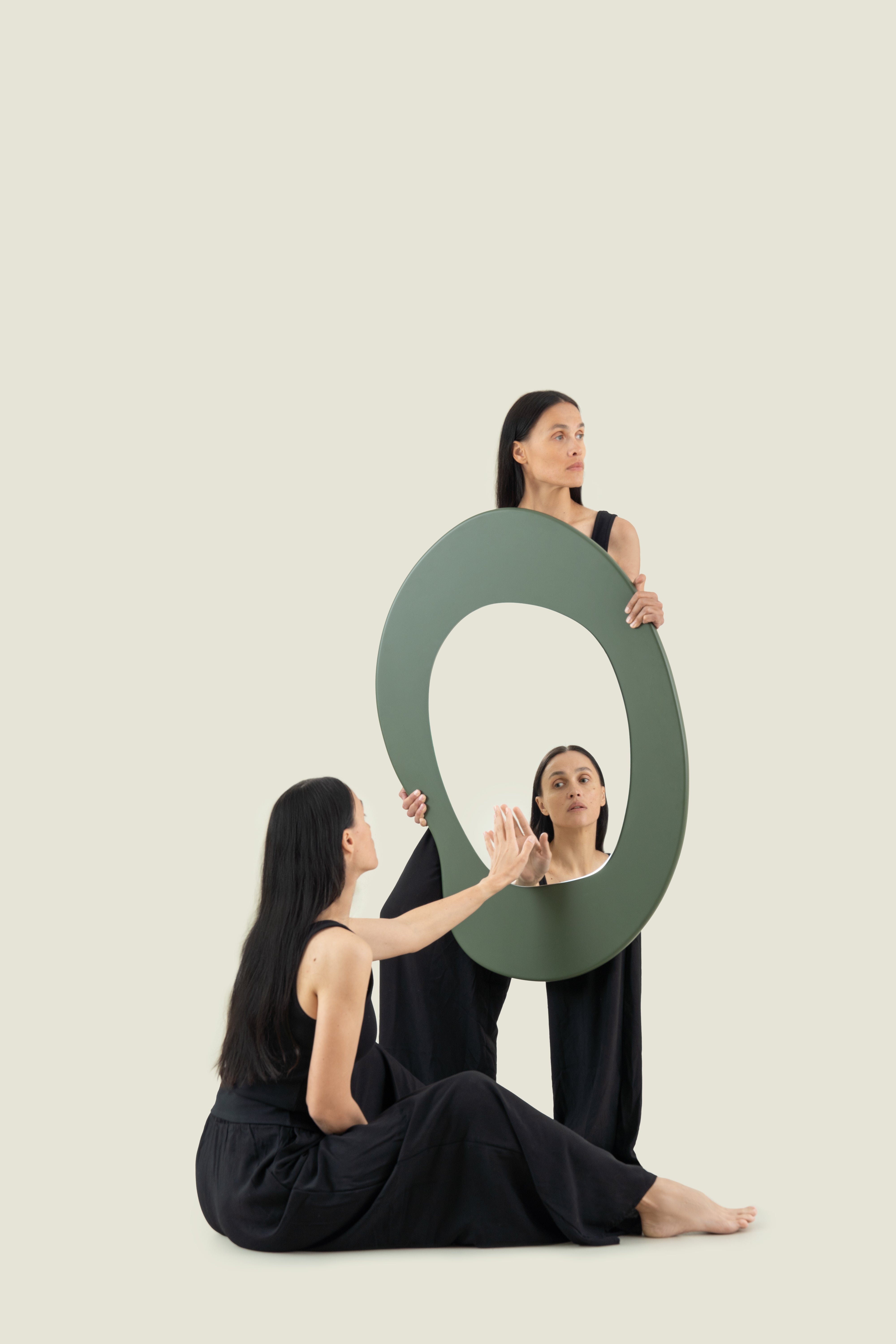 BEANS Mirror – Organic Form, Artistic Reflection