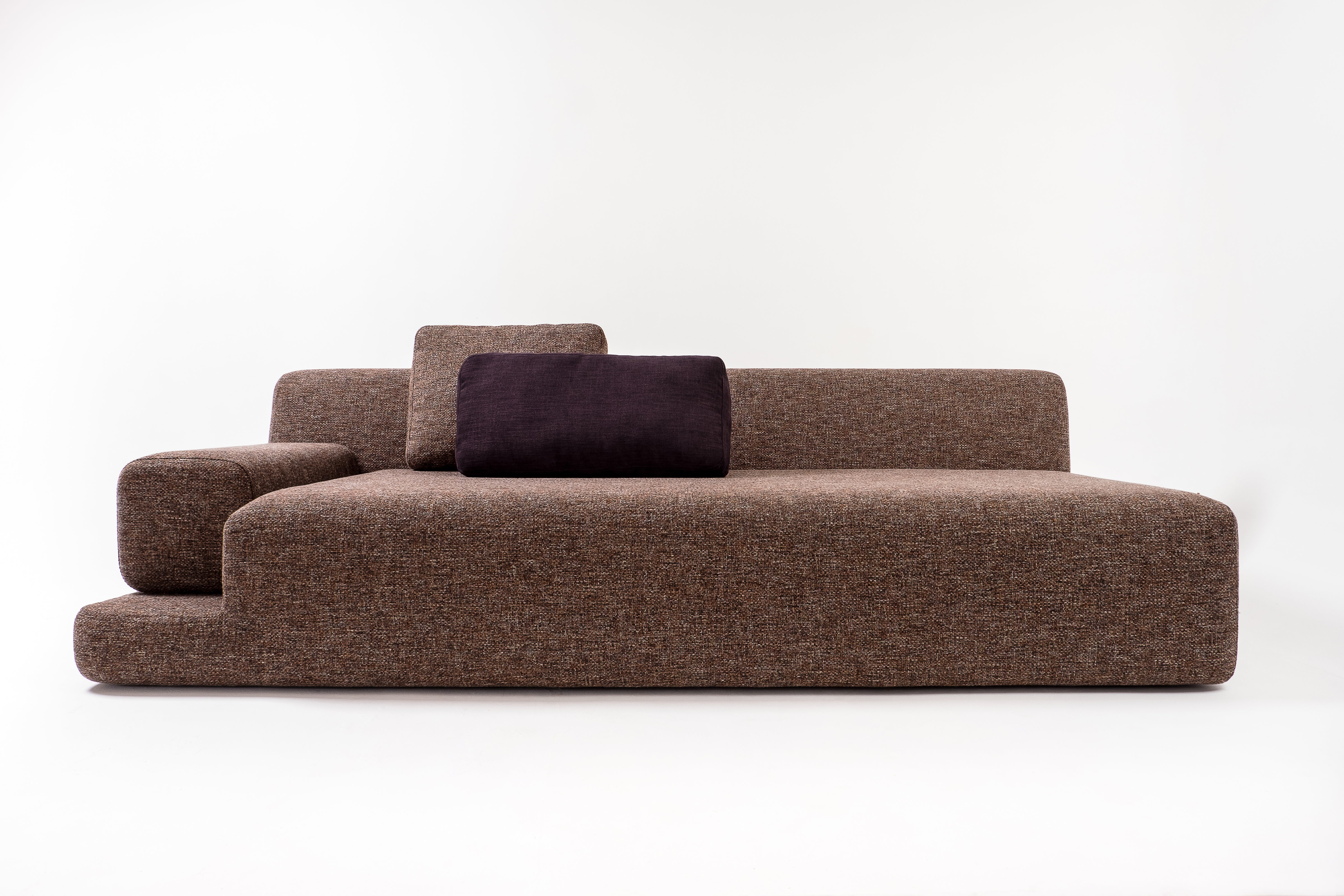 SNOWY Sofa – Low Lines, Deep Comfort