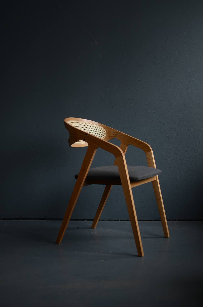 Circino Chair – Precision in Natural Form