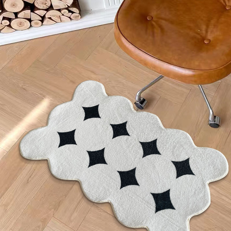 SkandiShop black and white plush rug